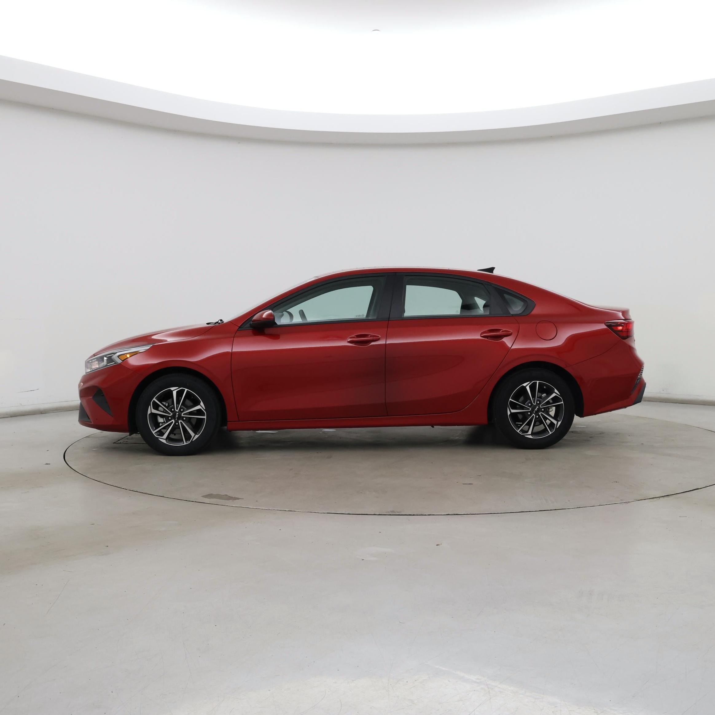 Thumbnail: 2024 Kia Forte - 3