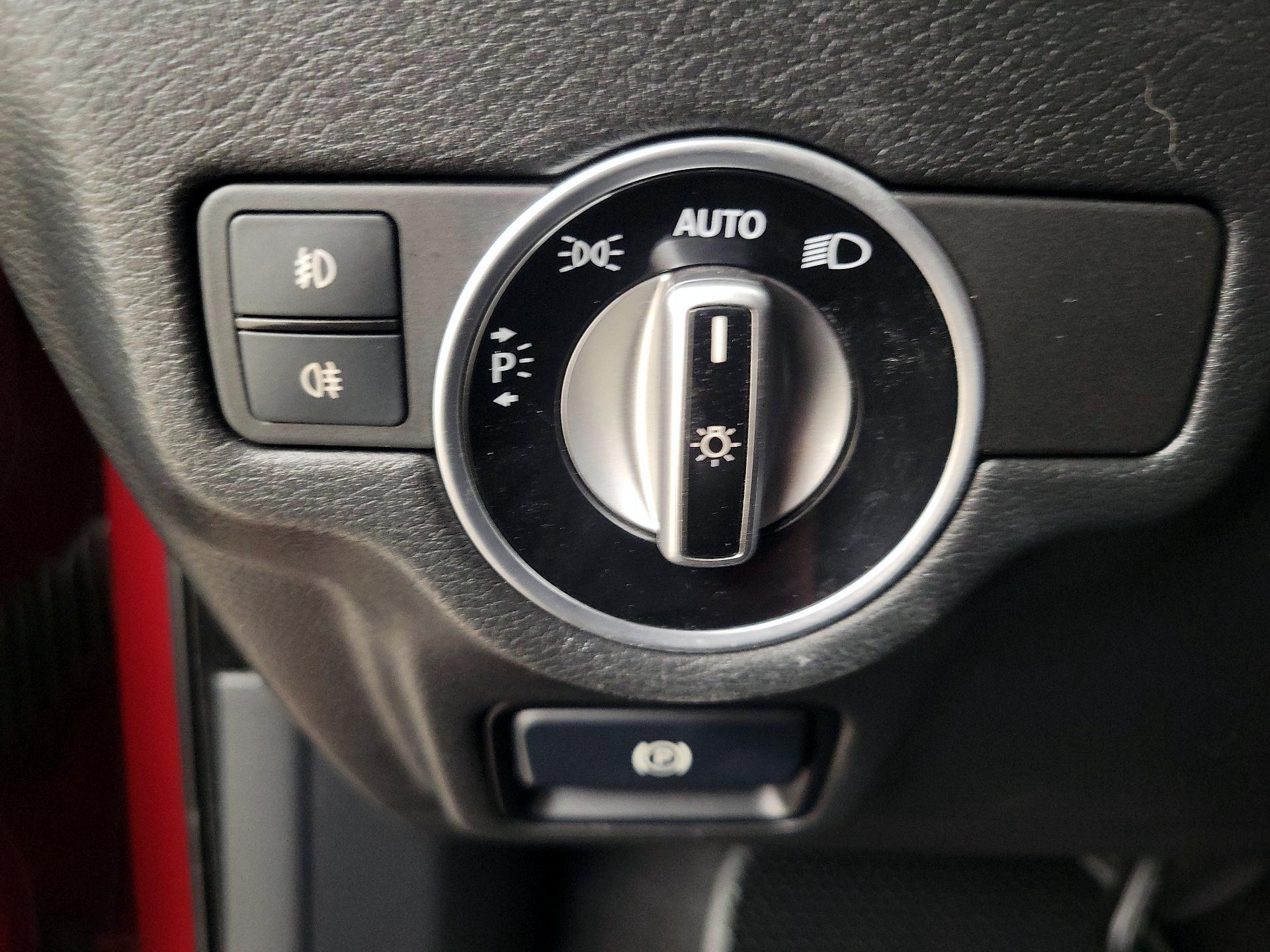 Thumbnail: 2017 INFINITI QX30 - 13