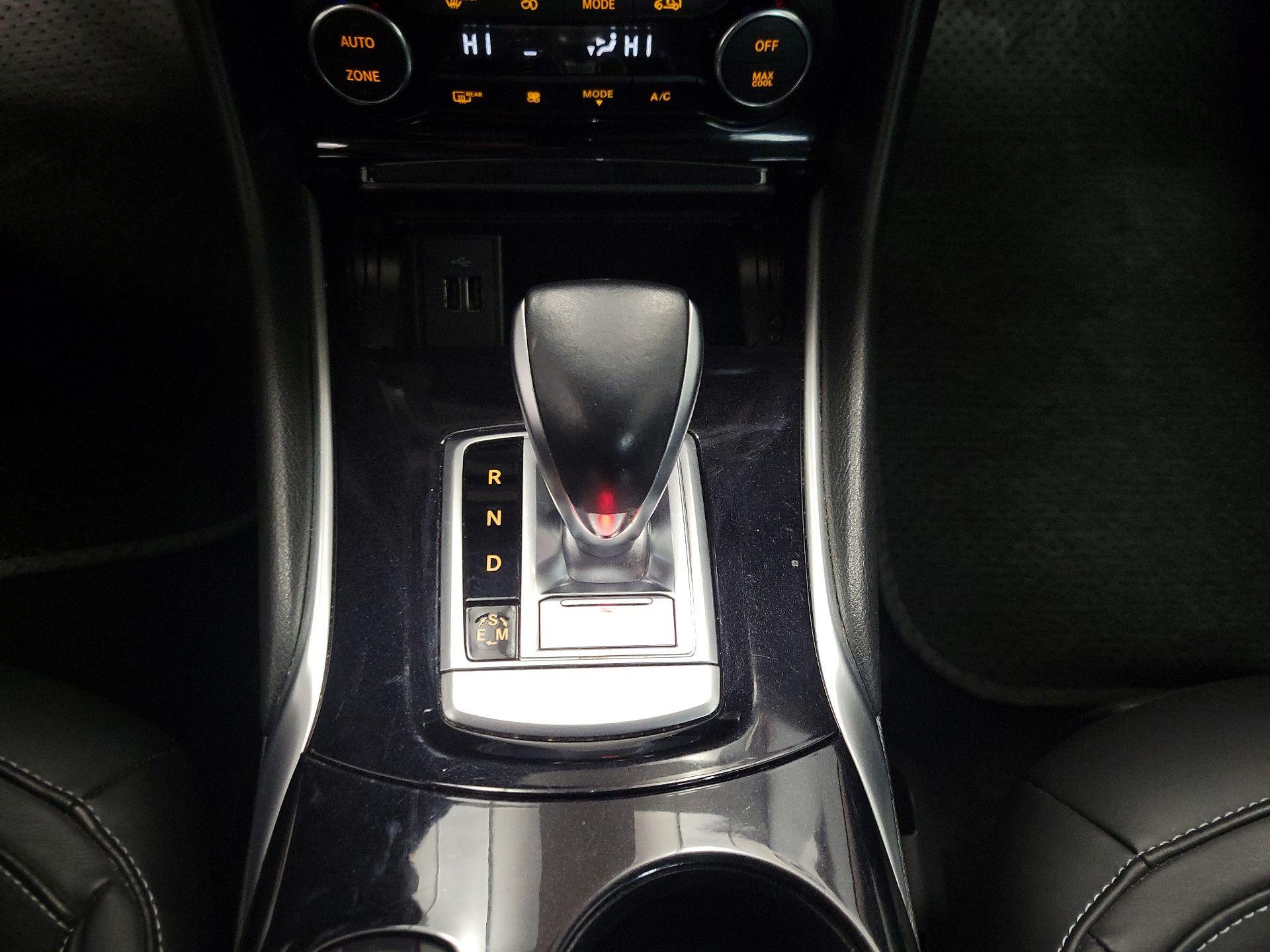 Thumbnail: 2017 INFINITI QX30 - 18