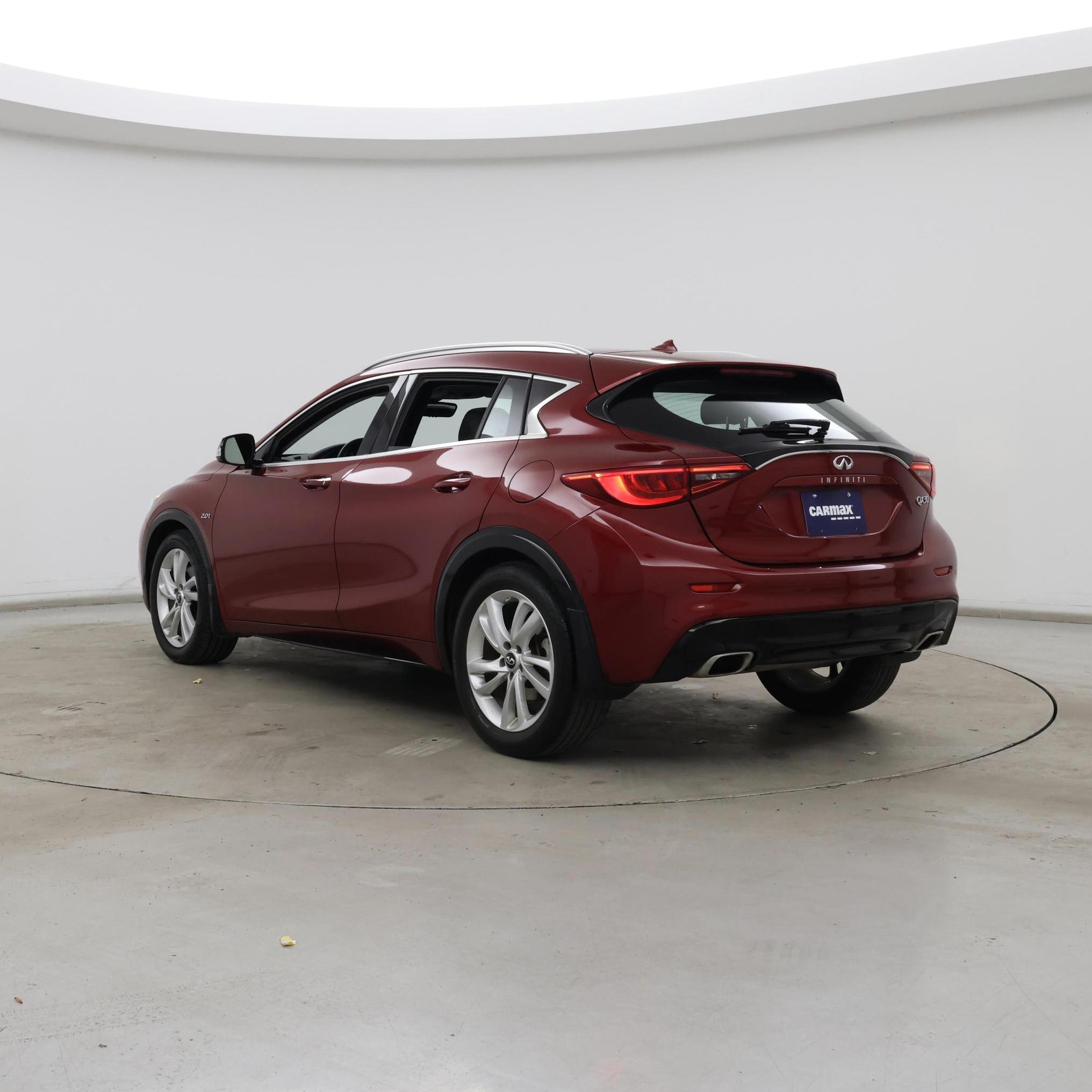 Thumbnail: 2017 INFINITI QX30 - 2