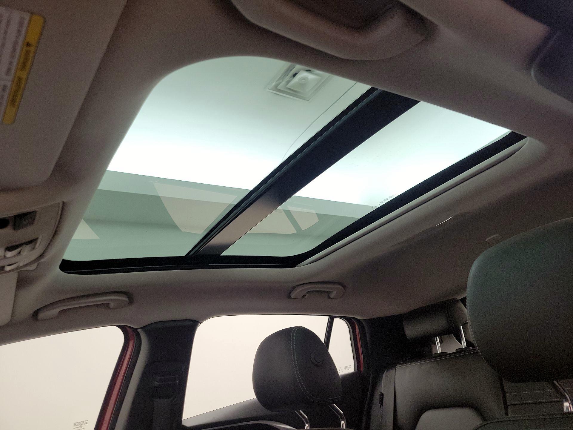 Thumbnail: 2017 INFINITI QX30 - 20