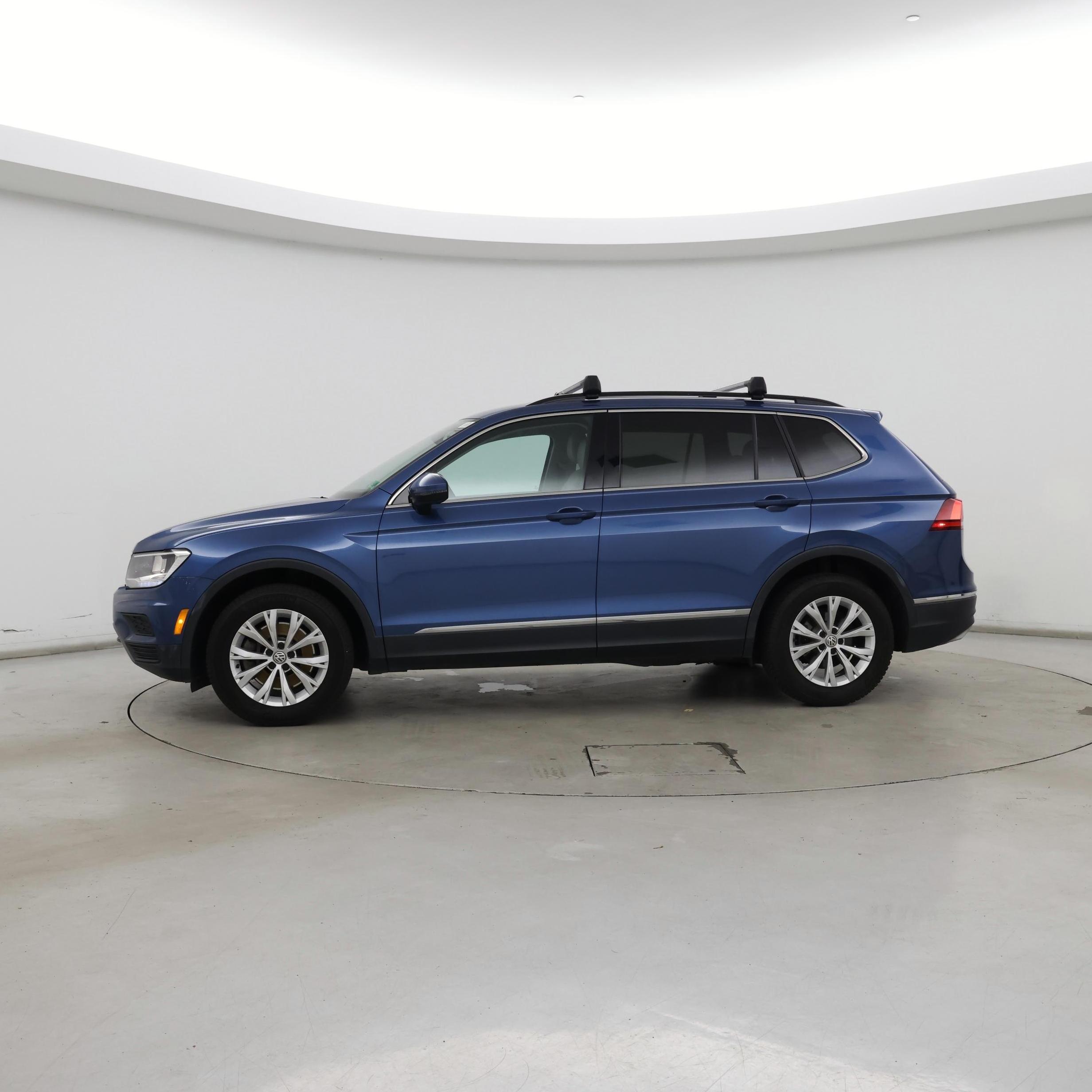 Thumbnail: 2018 Volkswagen Tiguan - 3