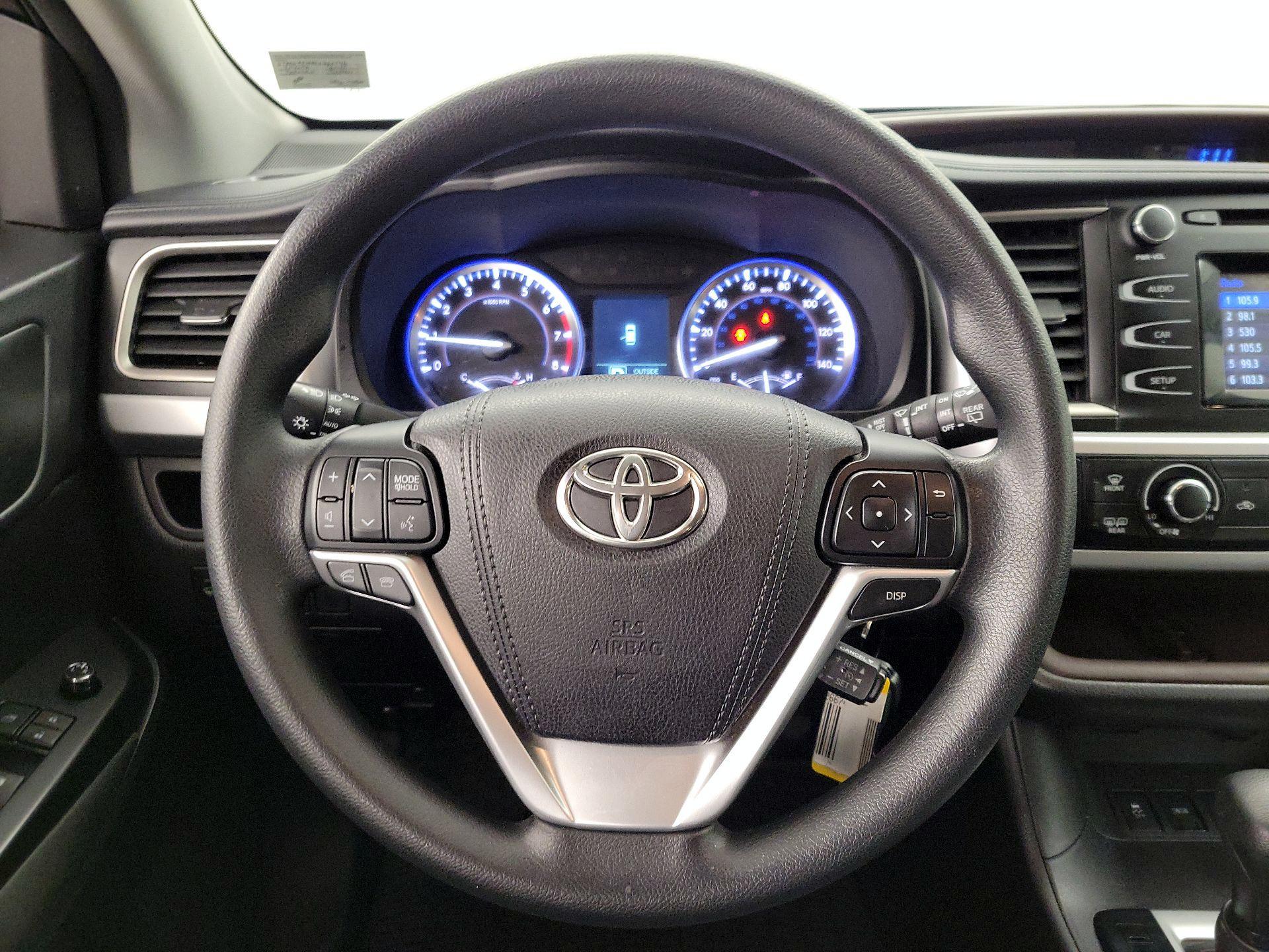 Thumbnail: 2016 Toyota Highlander - 10