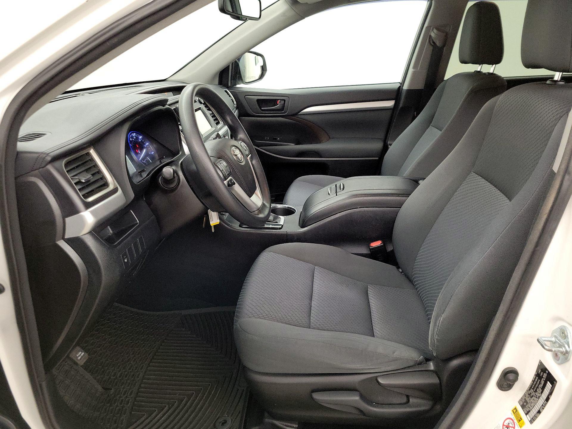 Thumbnail: 2016 Toyota Highlander - 11