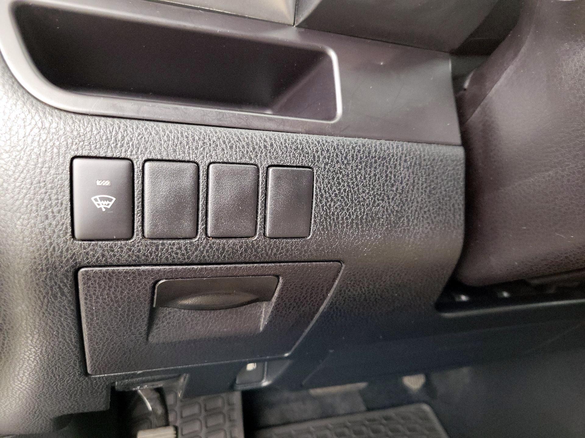 Thumbnail: 2016 Toyota Highlander - 13