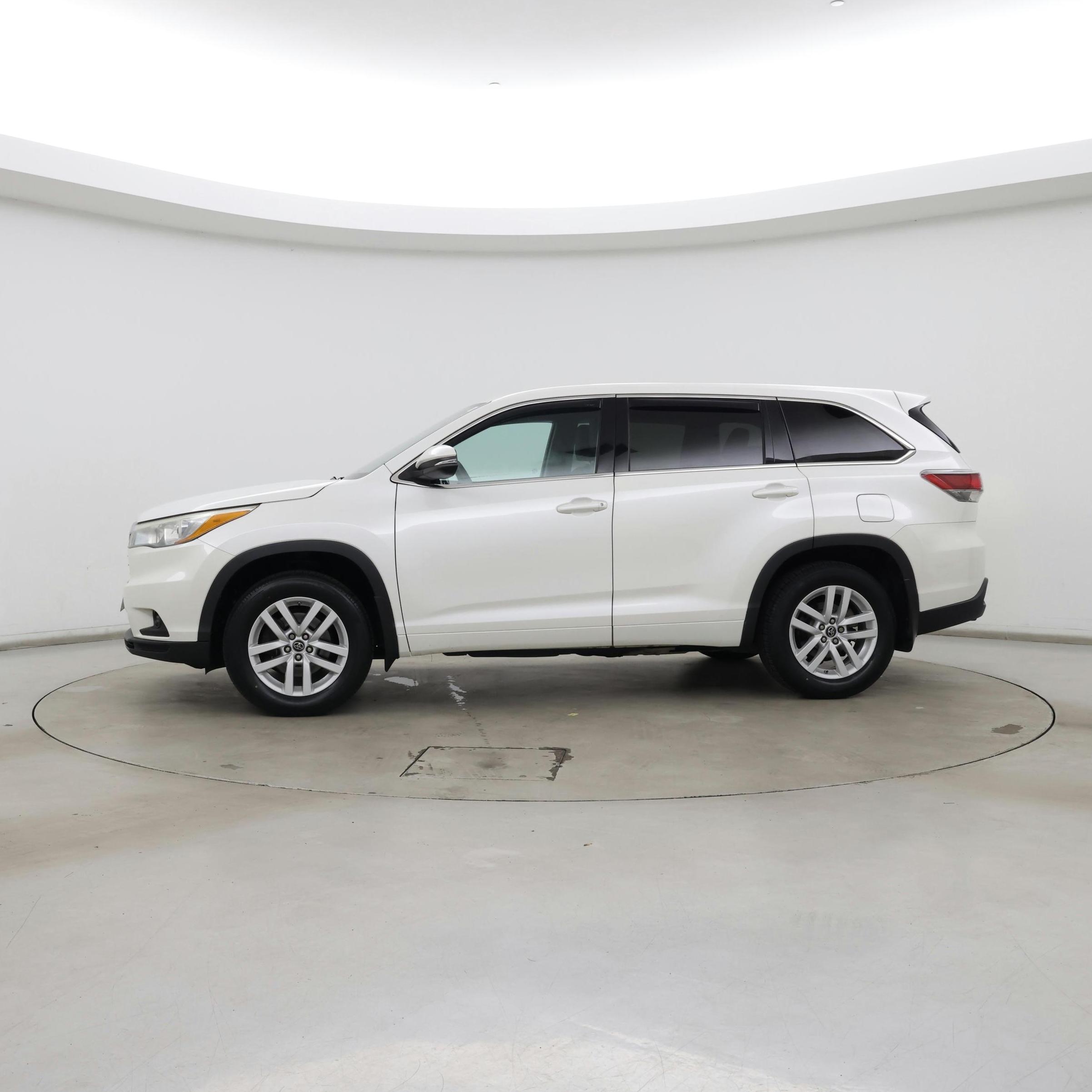 Thumbnail: 2016 Toyota Highlander - 3
