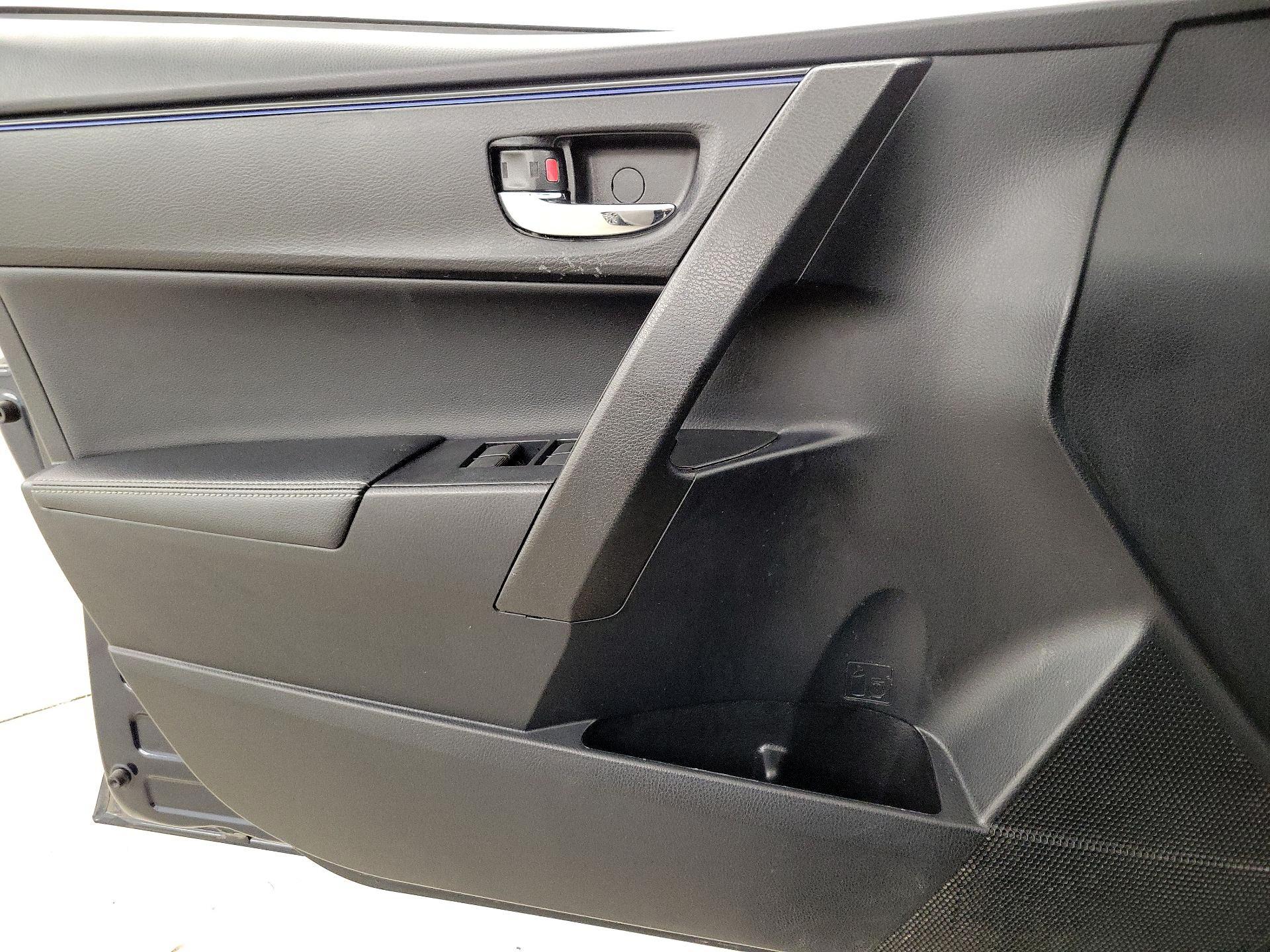 Thumbnail: 2018 Toyota Corolla - 12