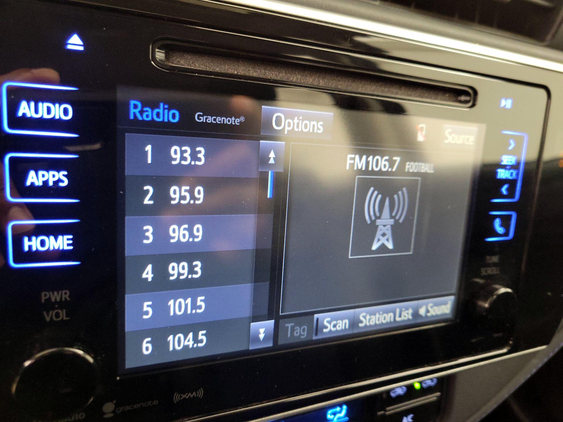 Thumbnail: 2018 Toyota Corolla - 15