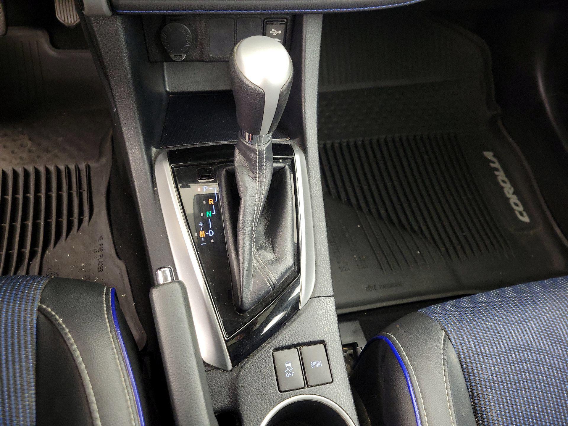 Thumbnail: 2018 Toyota Corolla - 17