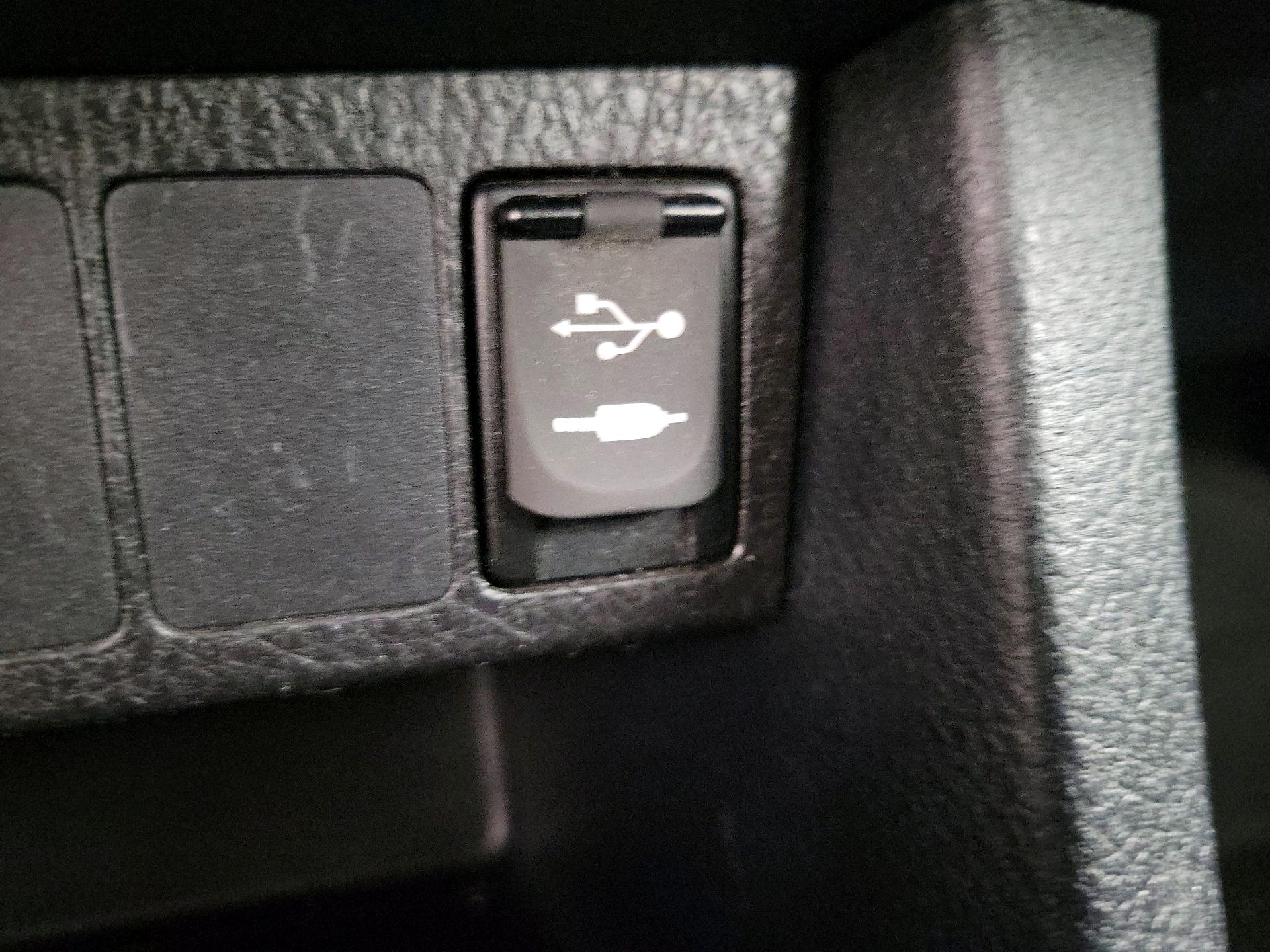 Thumbnail: 2018 Toyota Corolla - 18