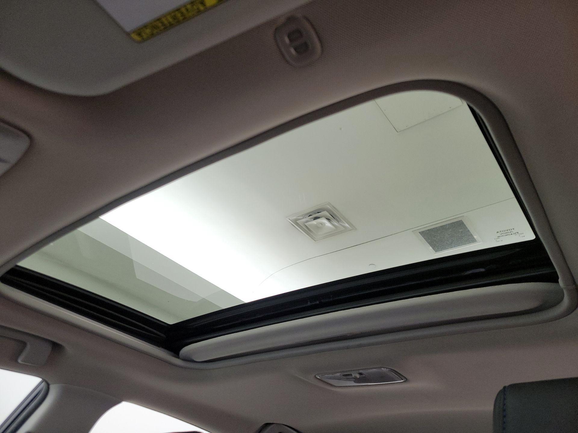 Thumbnail: 2018 Toyota Corolla - 19