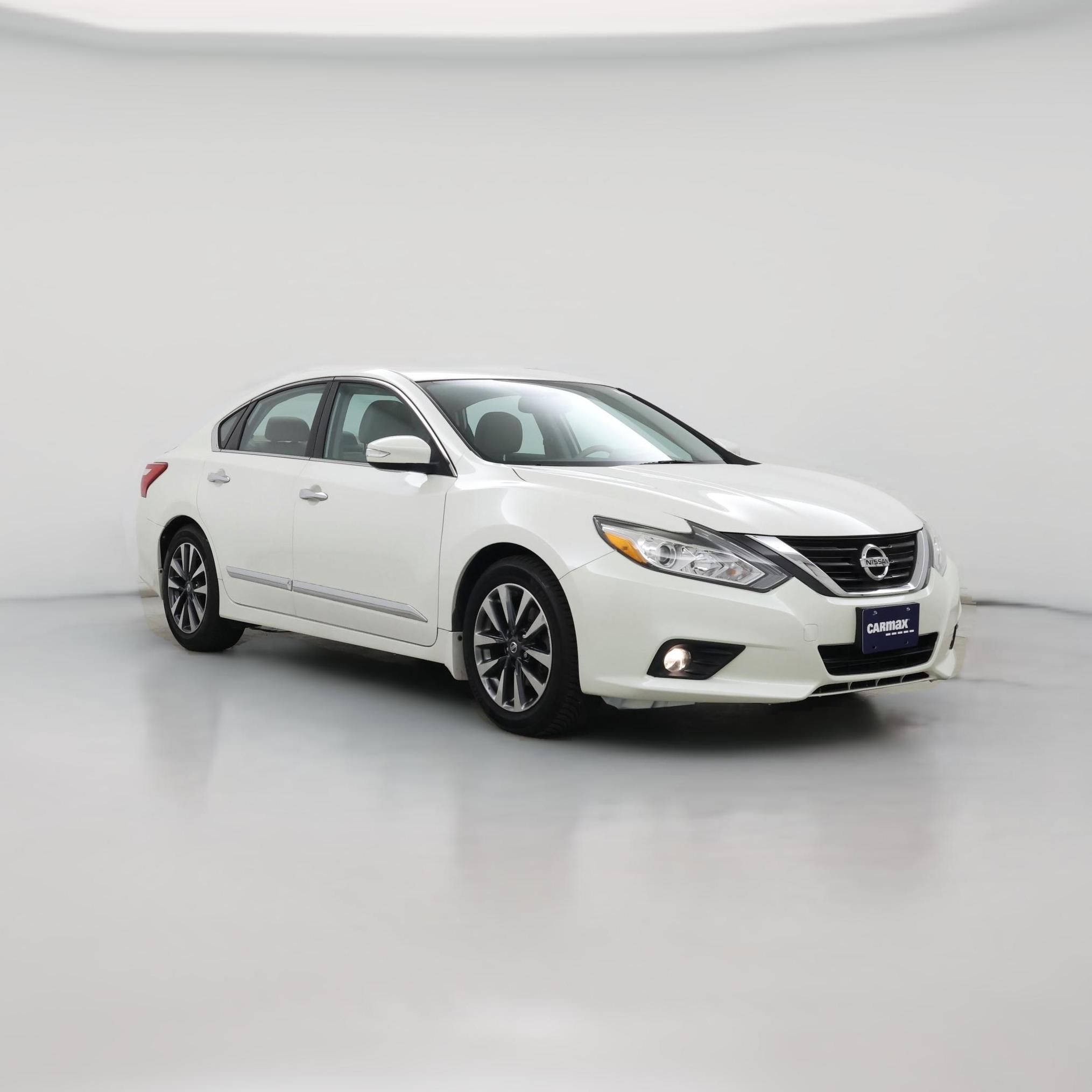 Thumbnail: 2016 Nissan Altima - 1