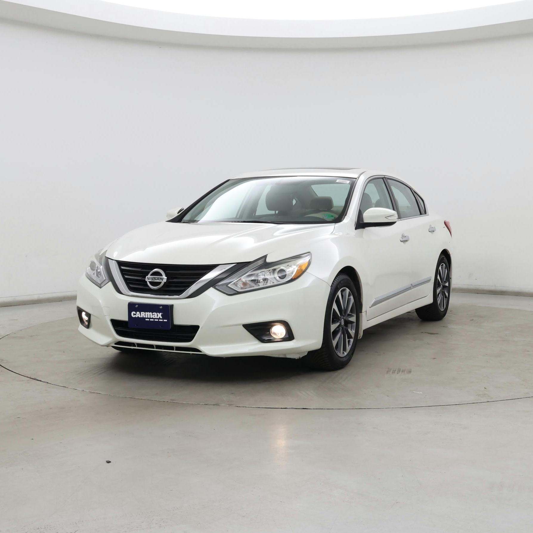 Thumbnail: 2016 Nissan Altima - 4