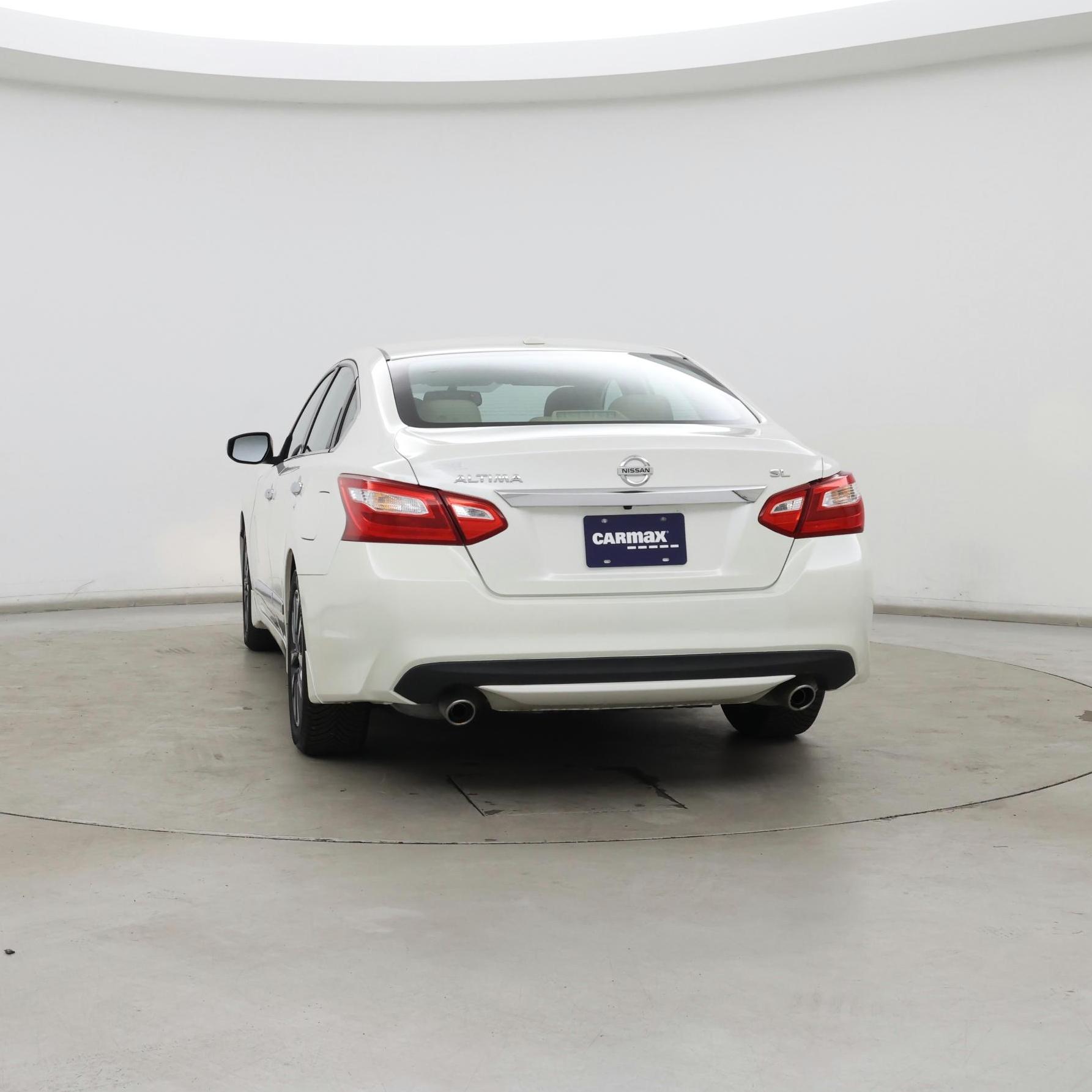 Thumbnail: 2016 Nissan Altima - 6