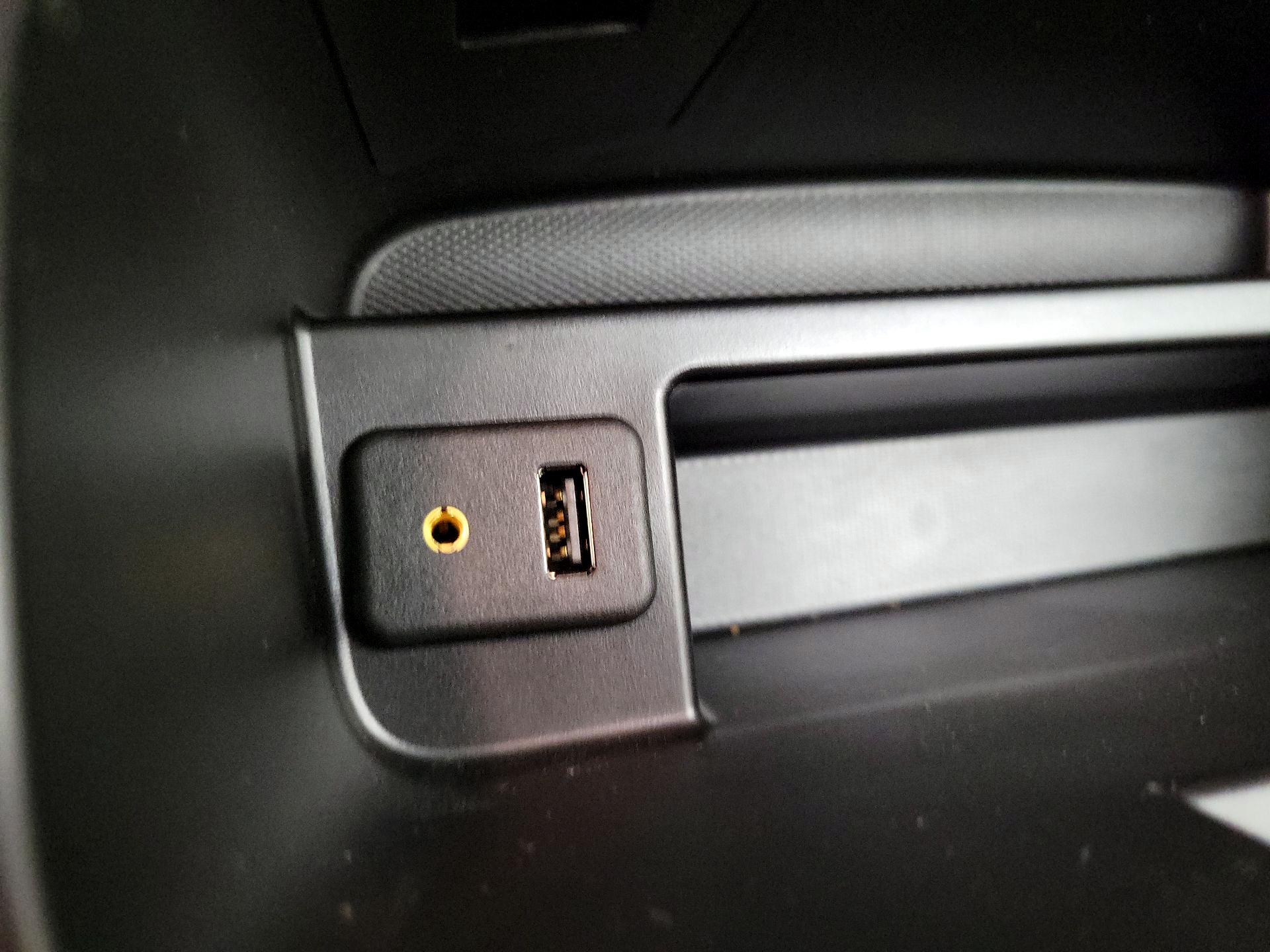 Thumbnail: 2015 Chevrolet Sonic - 17