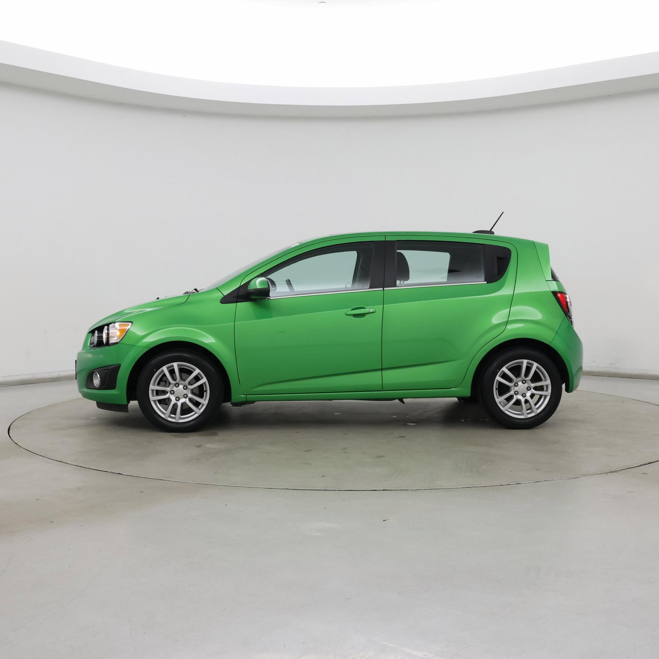 Thumbnail: 2015 Chevrolet Sonic - 3