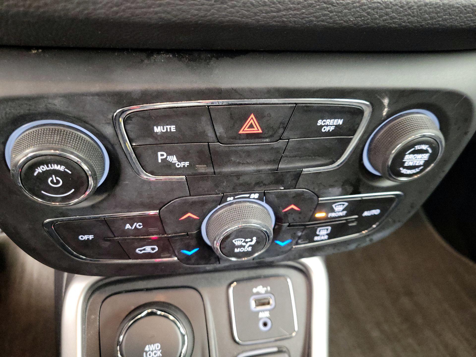 Thumbnail: 2020 Jeep Compass - 16