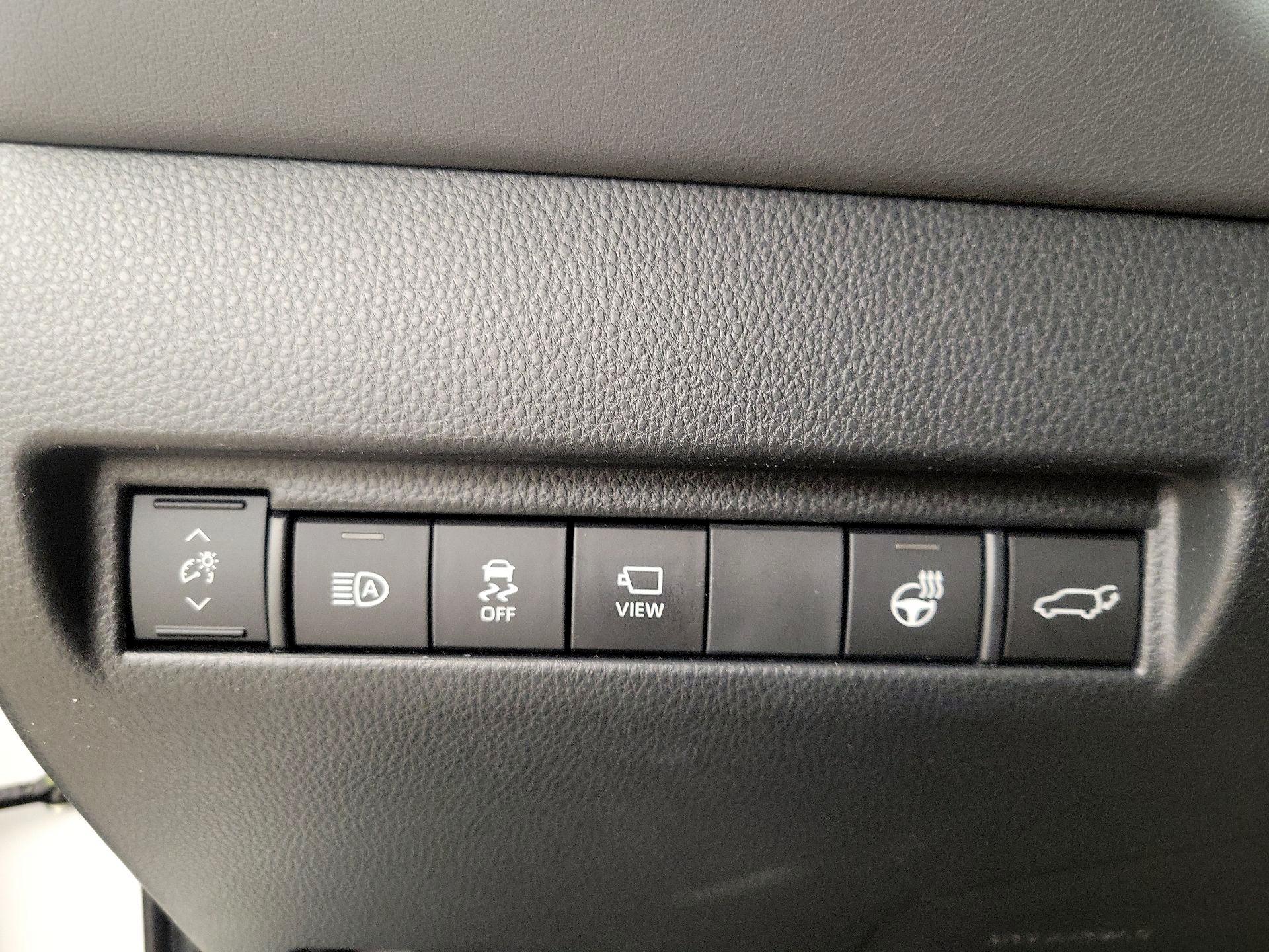 Thumbnail: 2024 Toyota Venza - 13