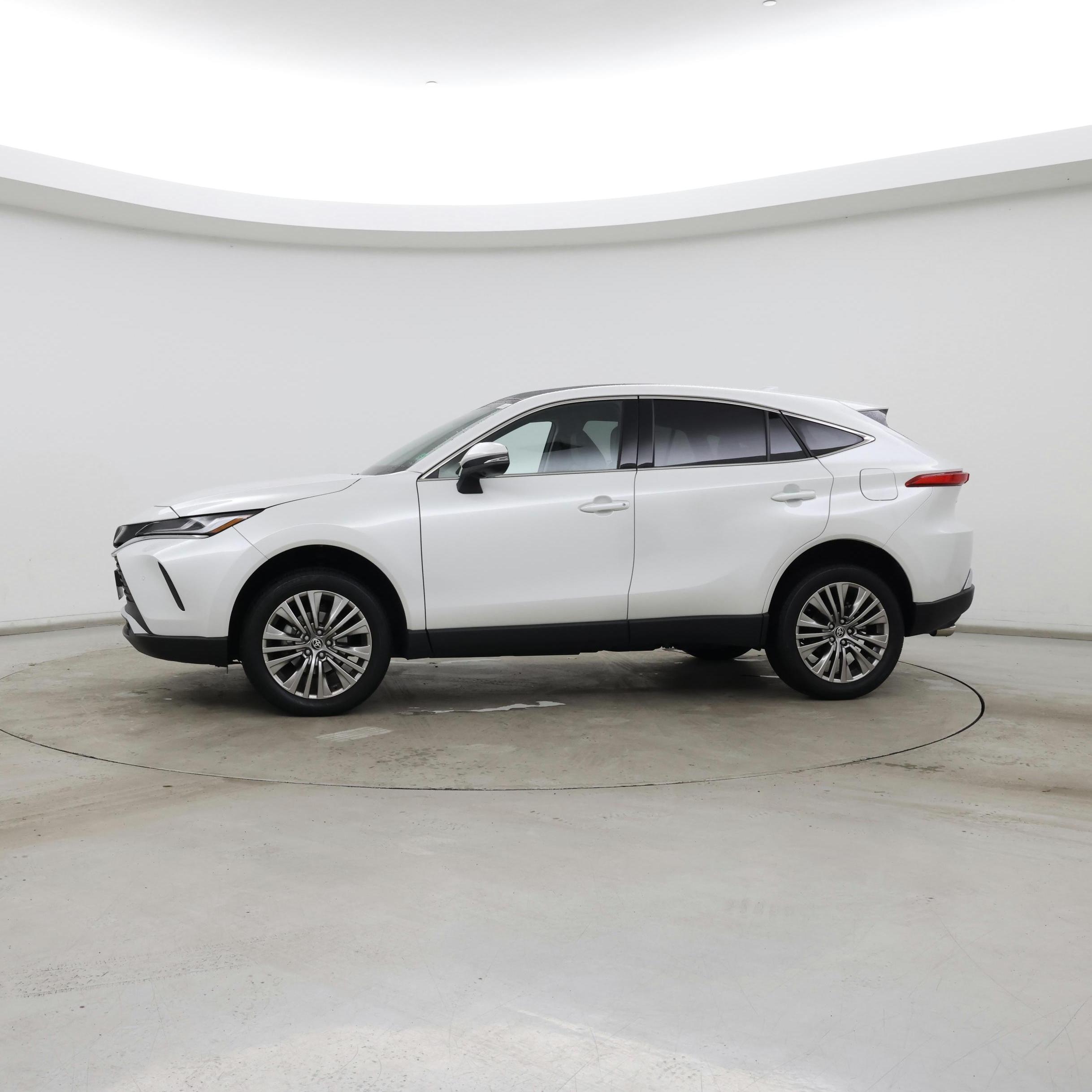 Thumbnail: 2024 Toyota Venza - 3