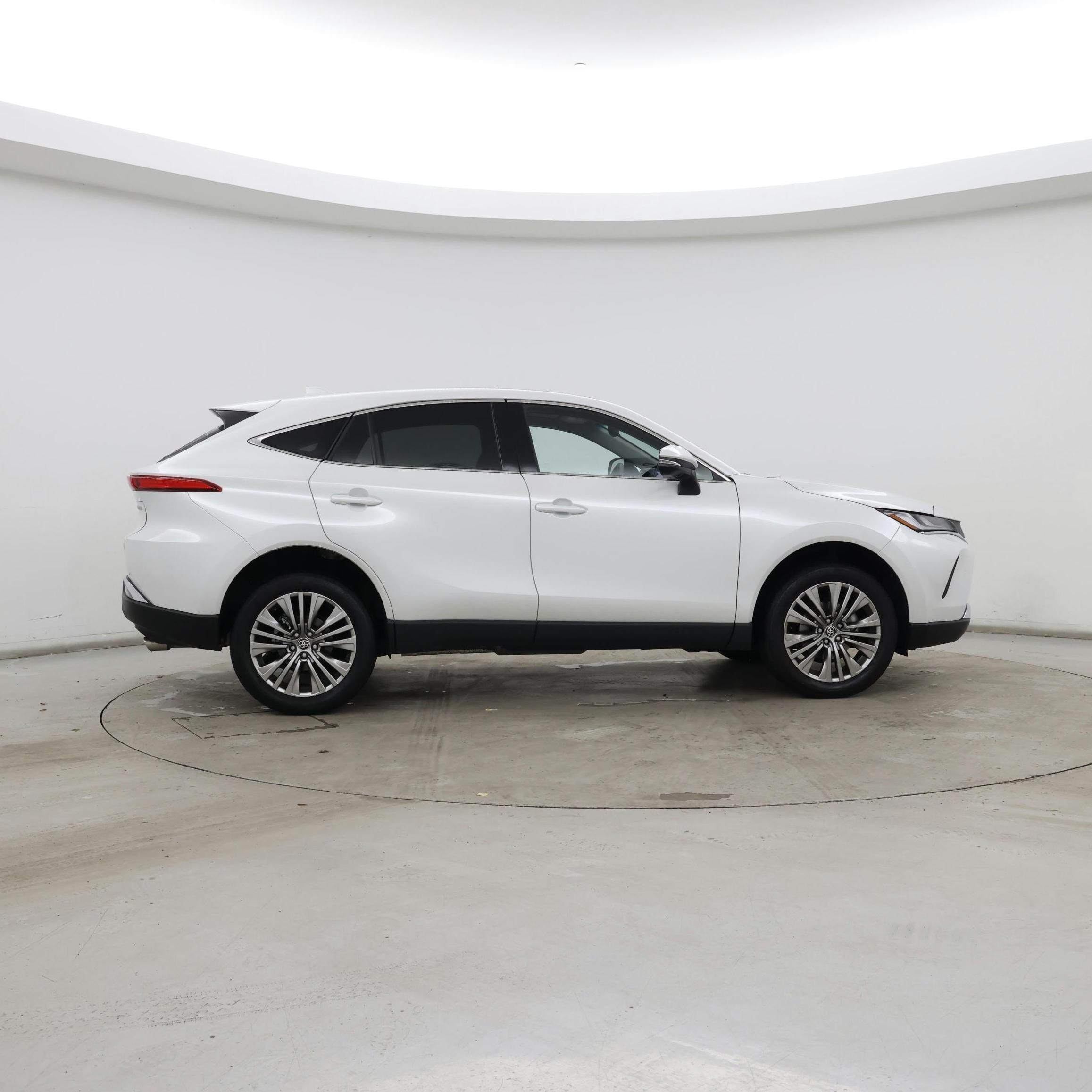 Thumbnail: 2024 Toyota Venza - 7