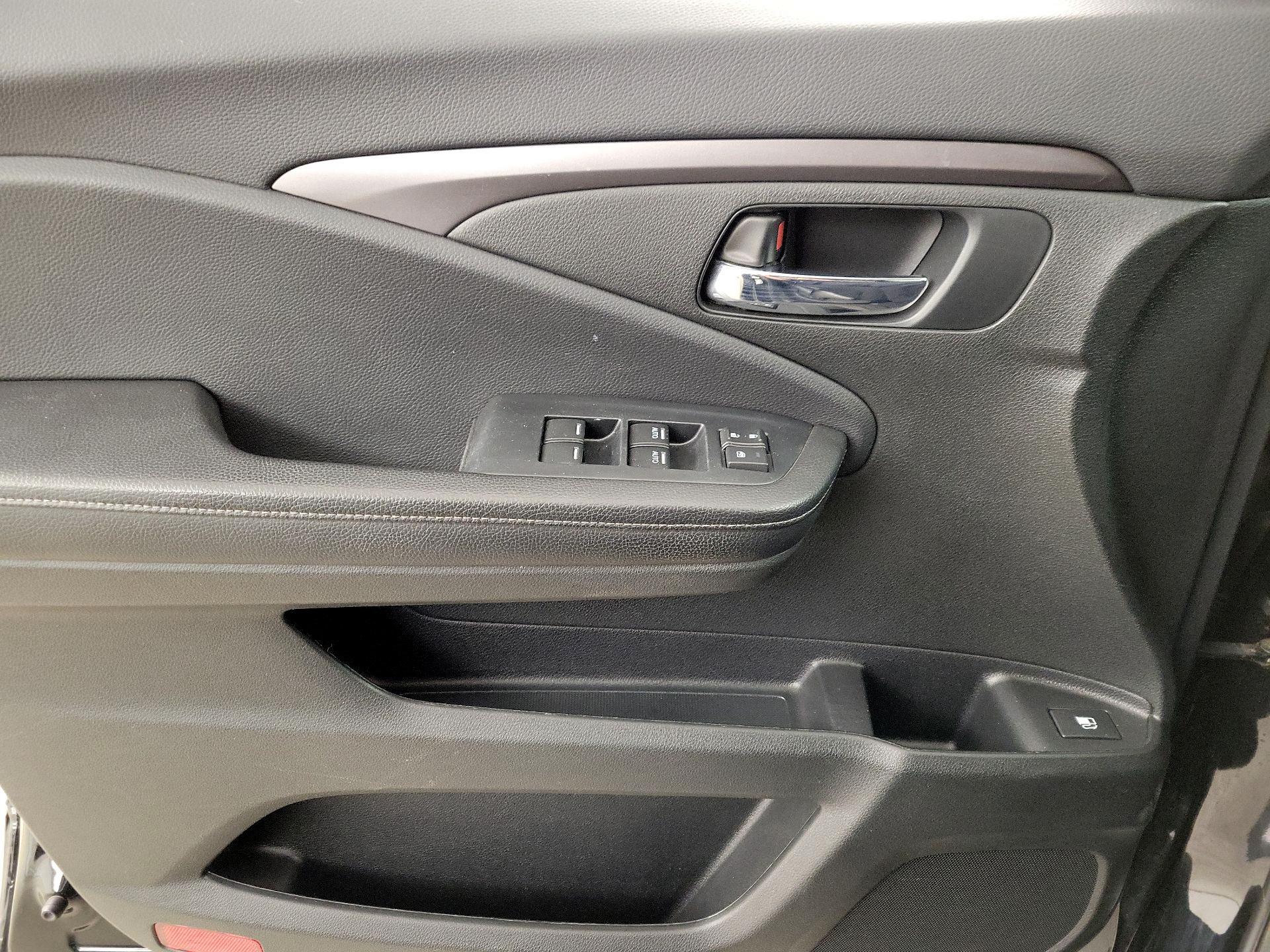 Thumbnail: 2020 Honda Ridgeline - 12