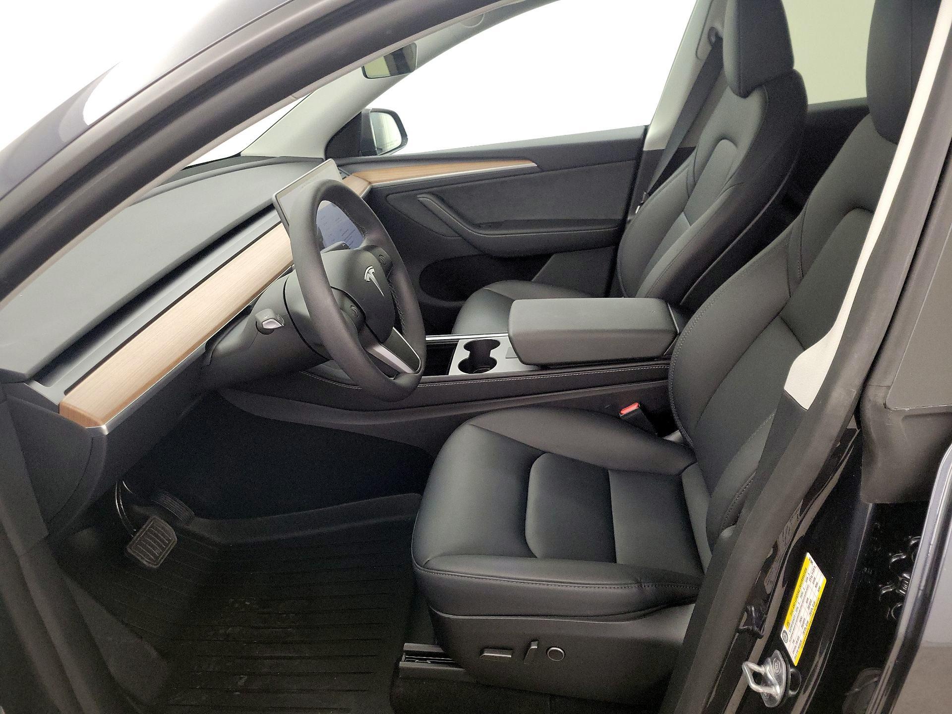 Thumbnail: 2025 Tesla Model Y - 11