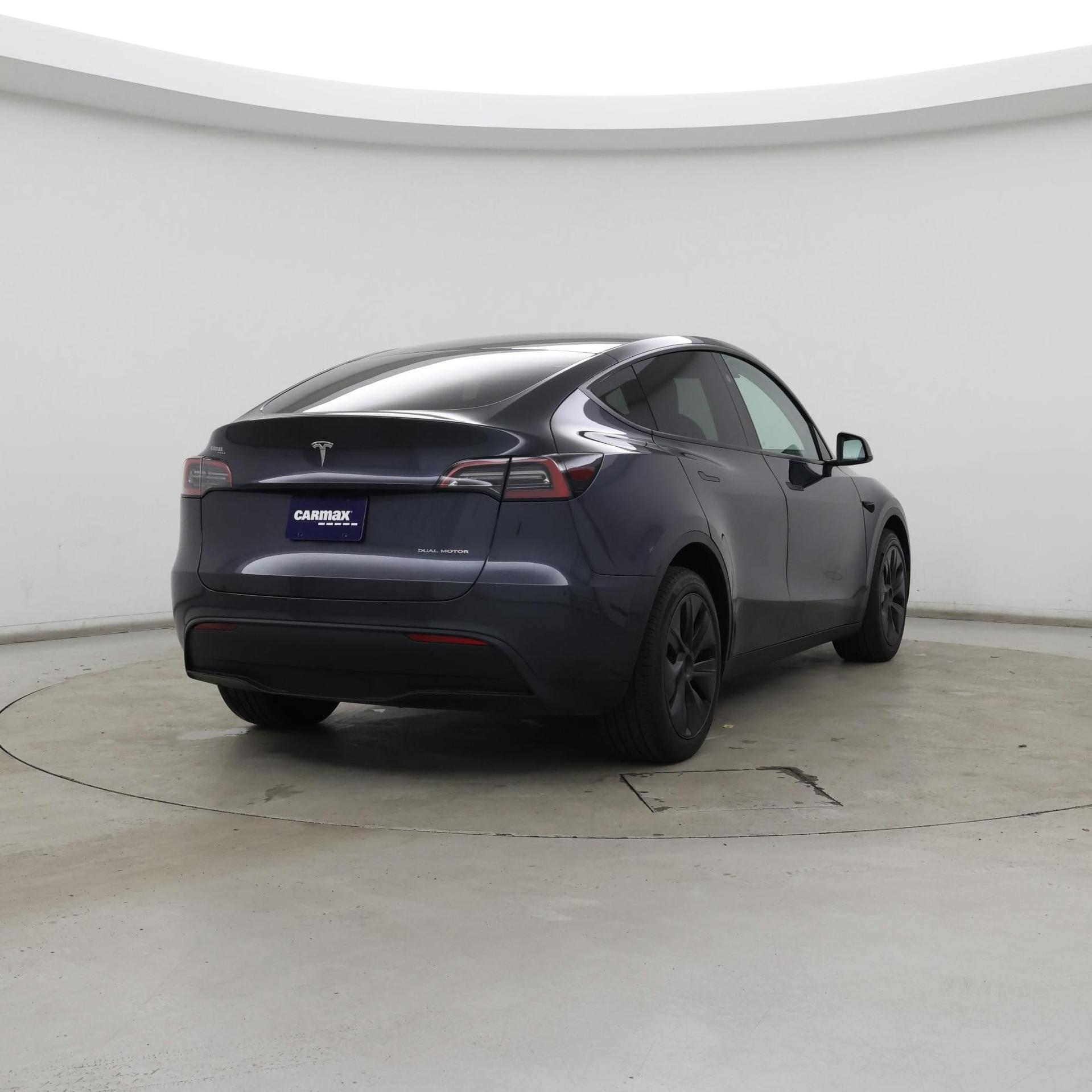 Thumbnail: 2025 Tesla Model Y - 8