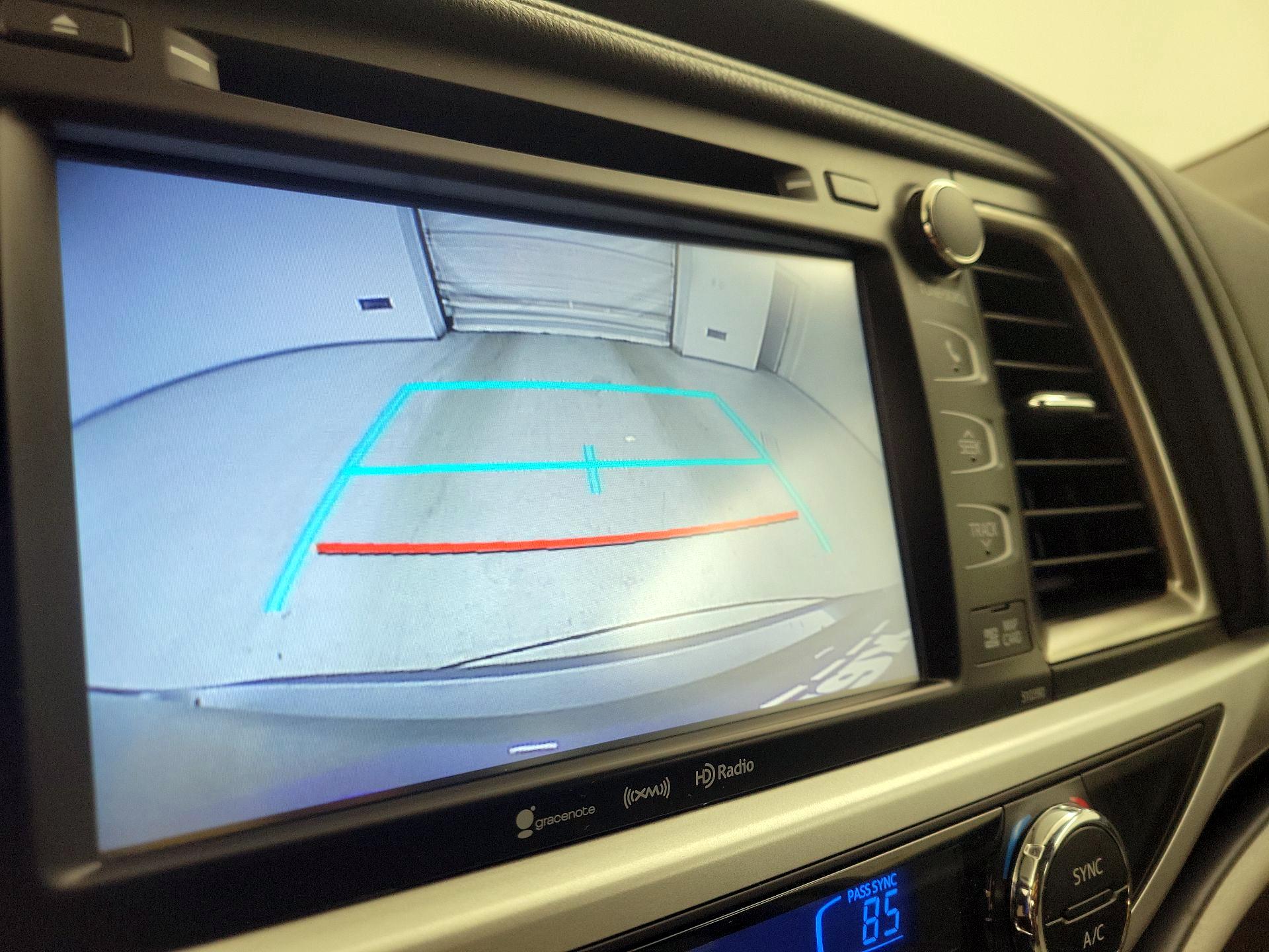 Thumbnail: 2019 Toyota Highlander - 15