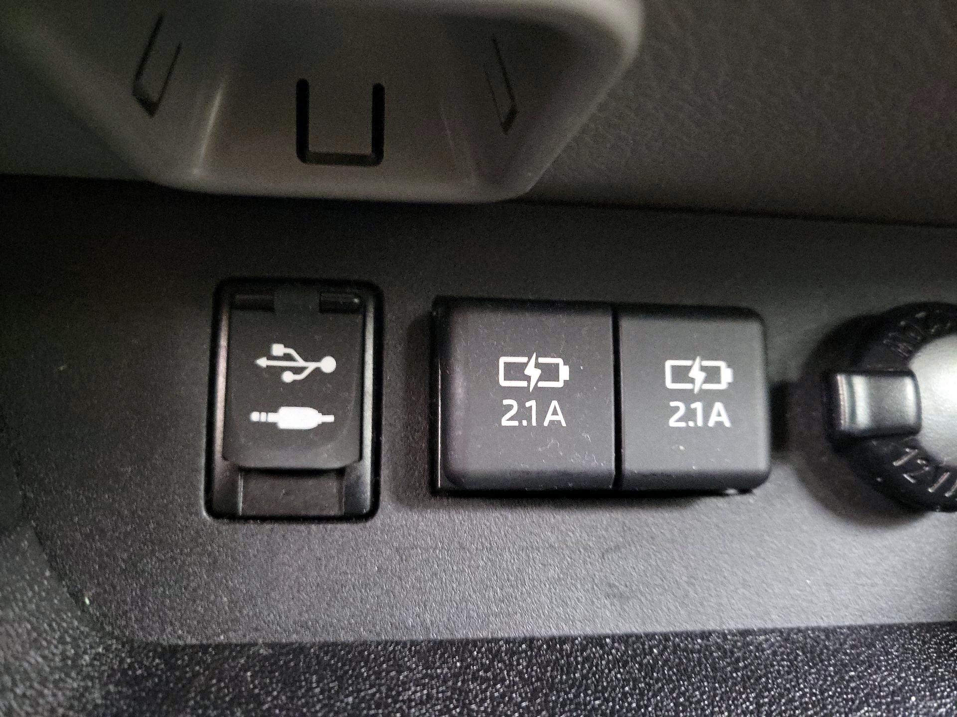 Thumbnail: 2019 Toyota Highlander - 19