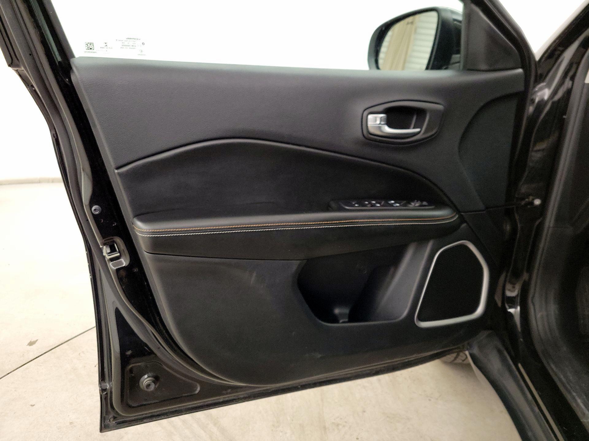 Thumbnail: 2019 Jeep Compass - 12