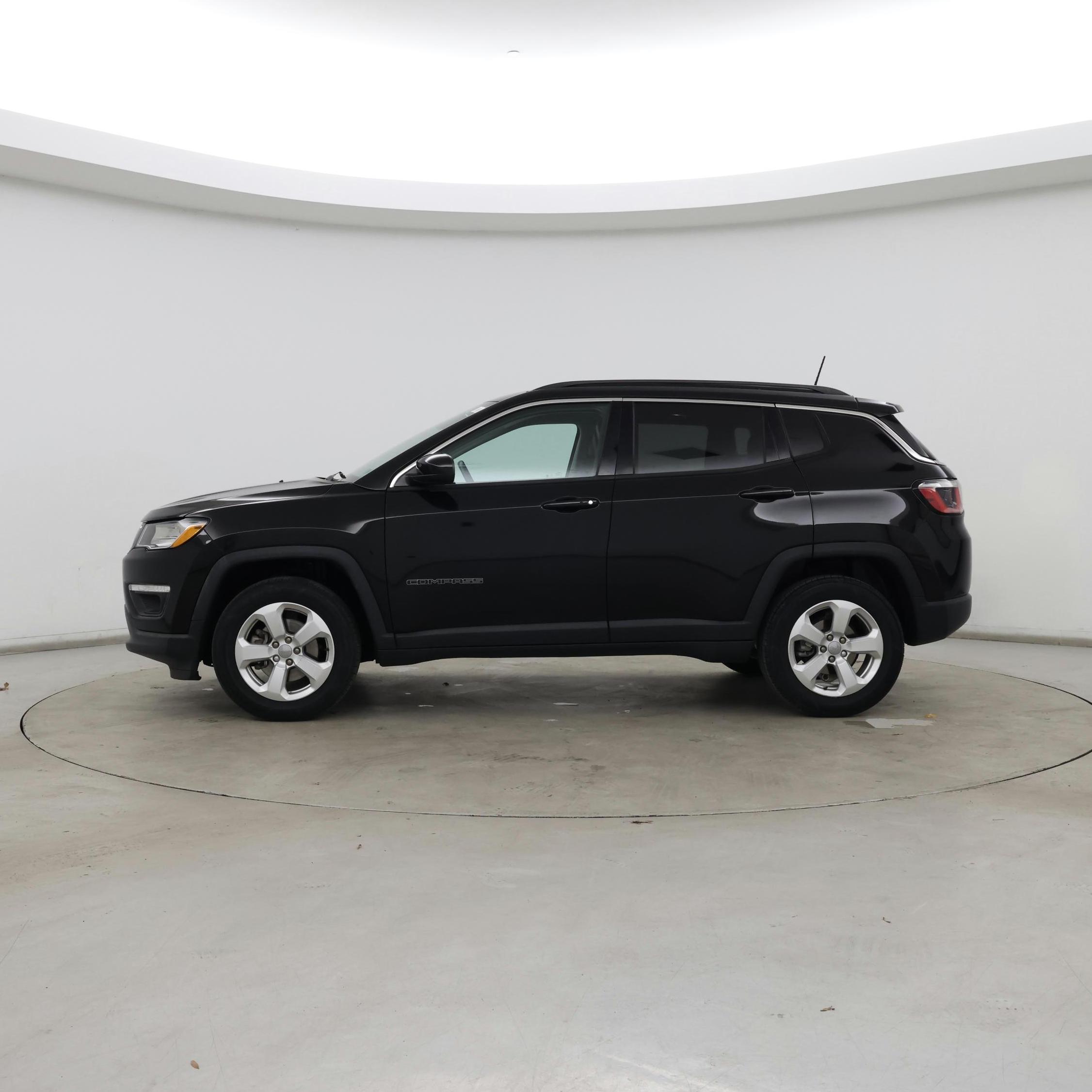 Thumbnail: 2019 Jeep Compass - 3