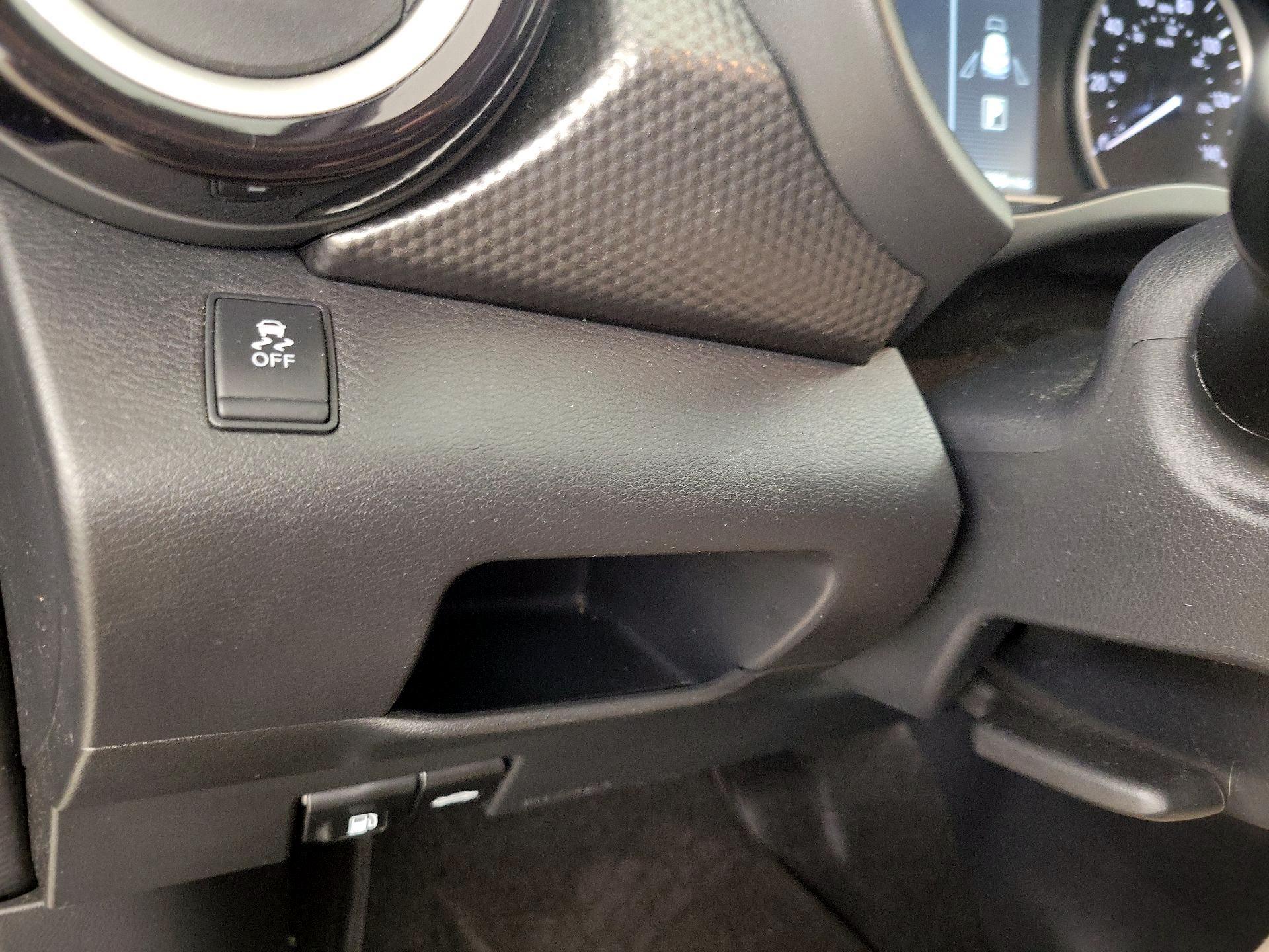 Thumbnail: 2019 Nissan Kicks - 13