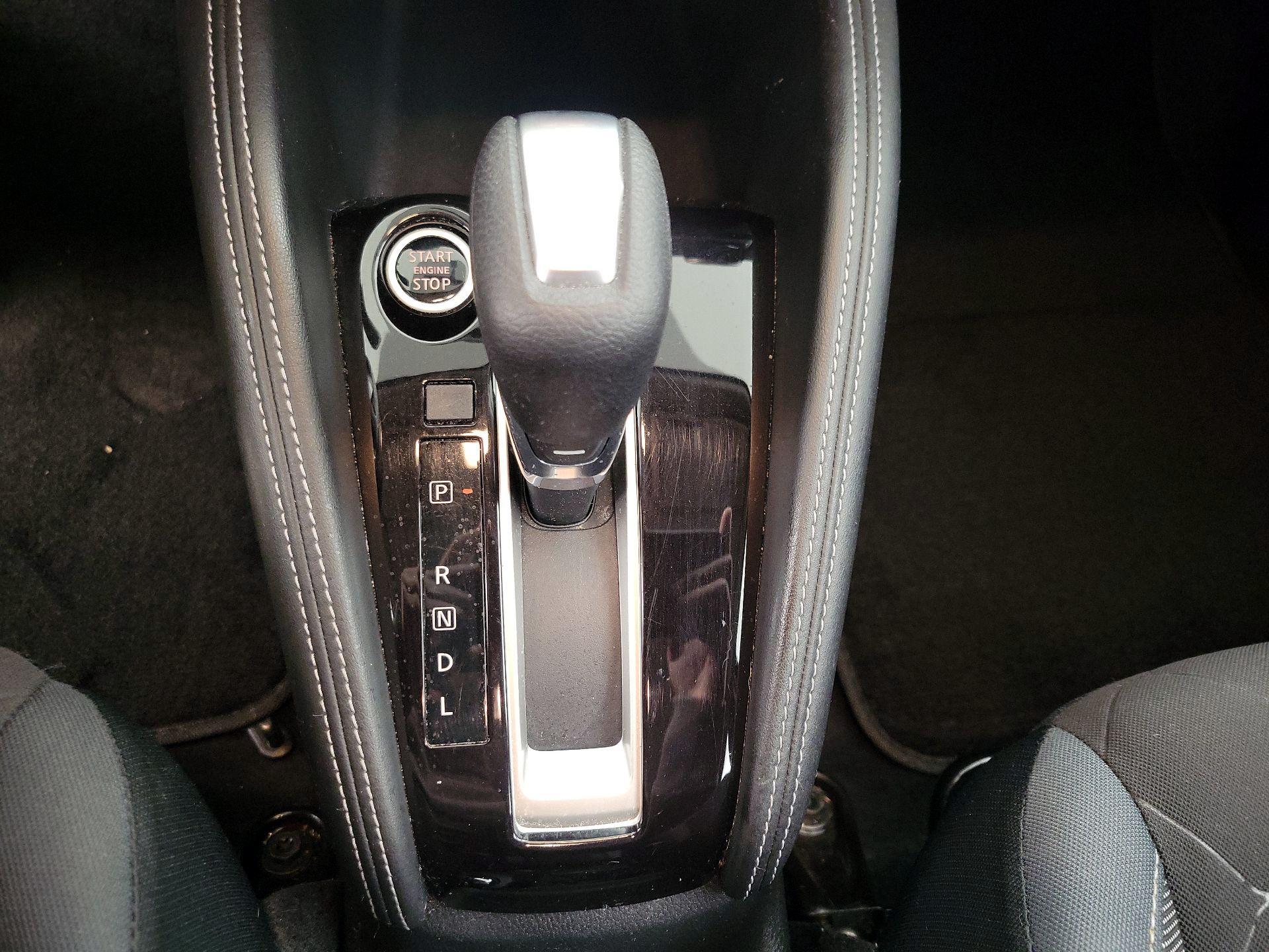 Thumbnail: 2019 Nissan Kicks - 17