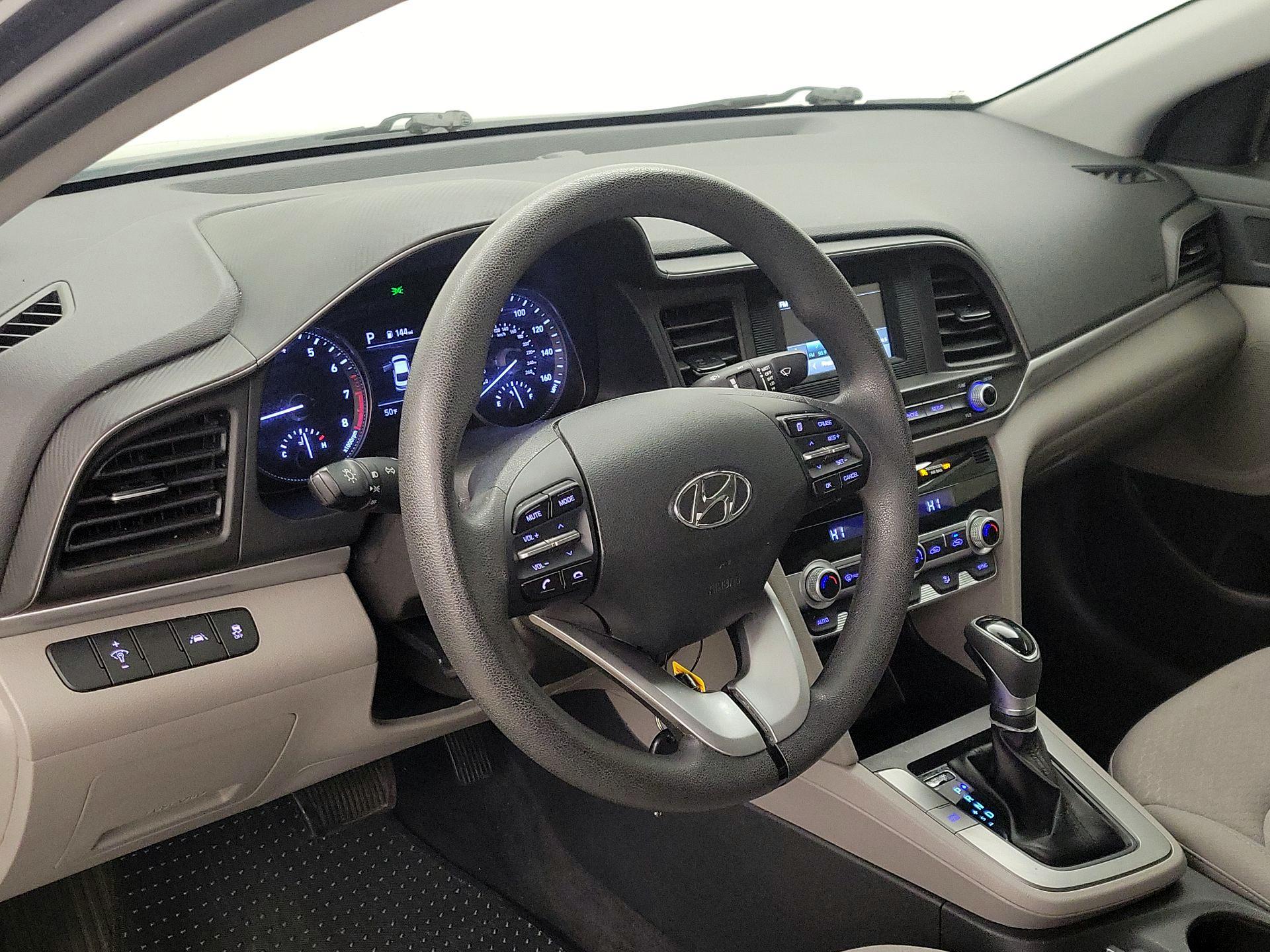 Thumbnail: 2020 Hyundai Elantra - 9