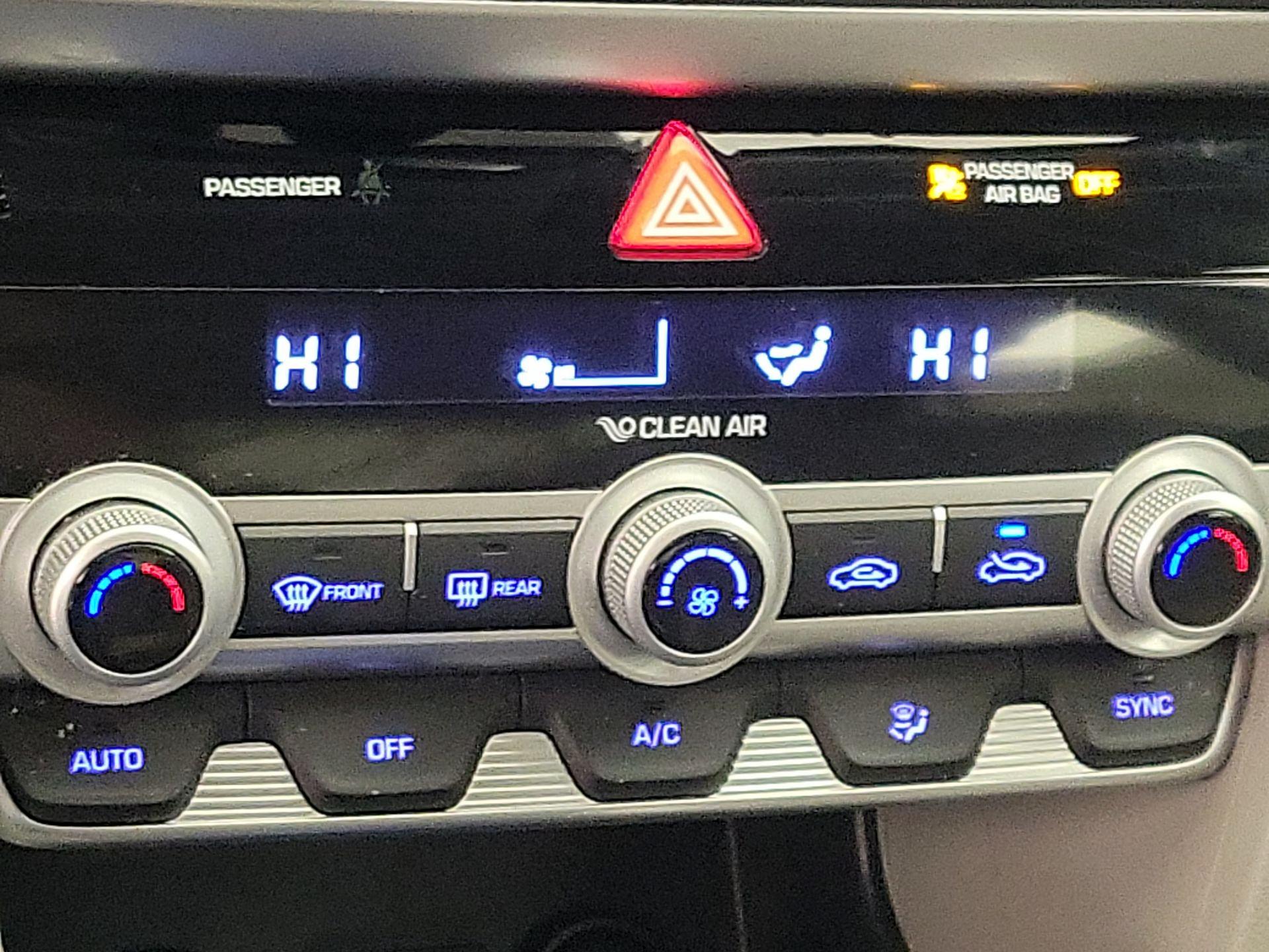 Thumbnail: 2020 Hyundai Elantra - 16