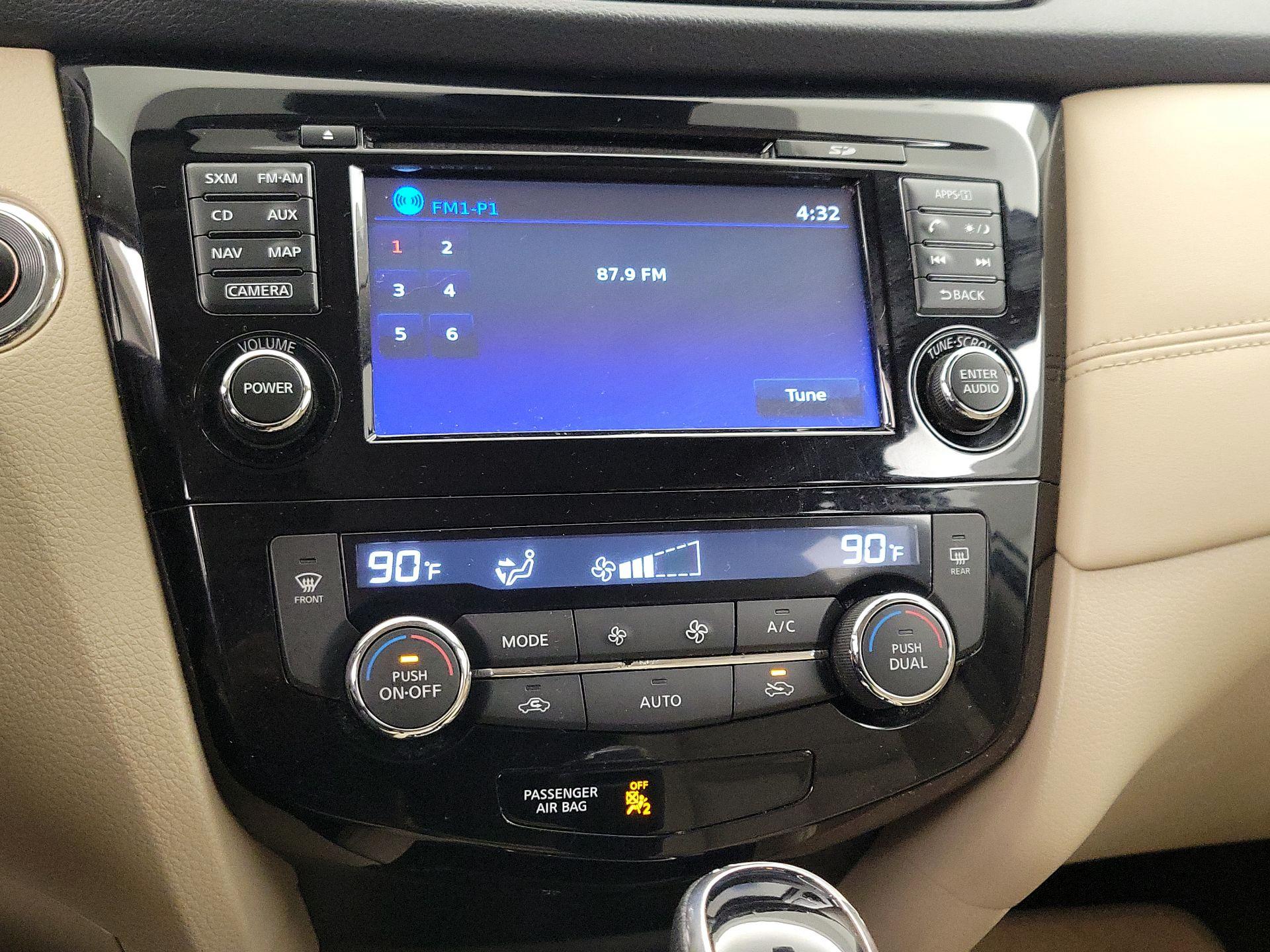 Thumbnail: 2017 Nissan Rogue - 16