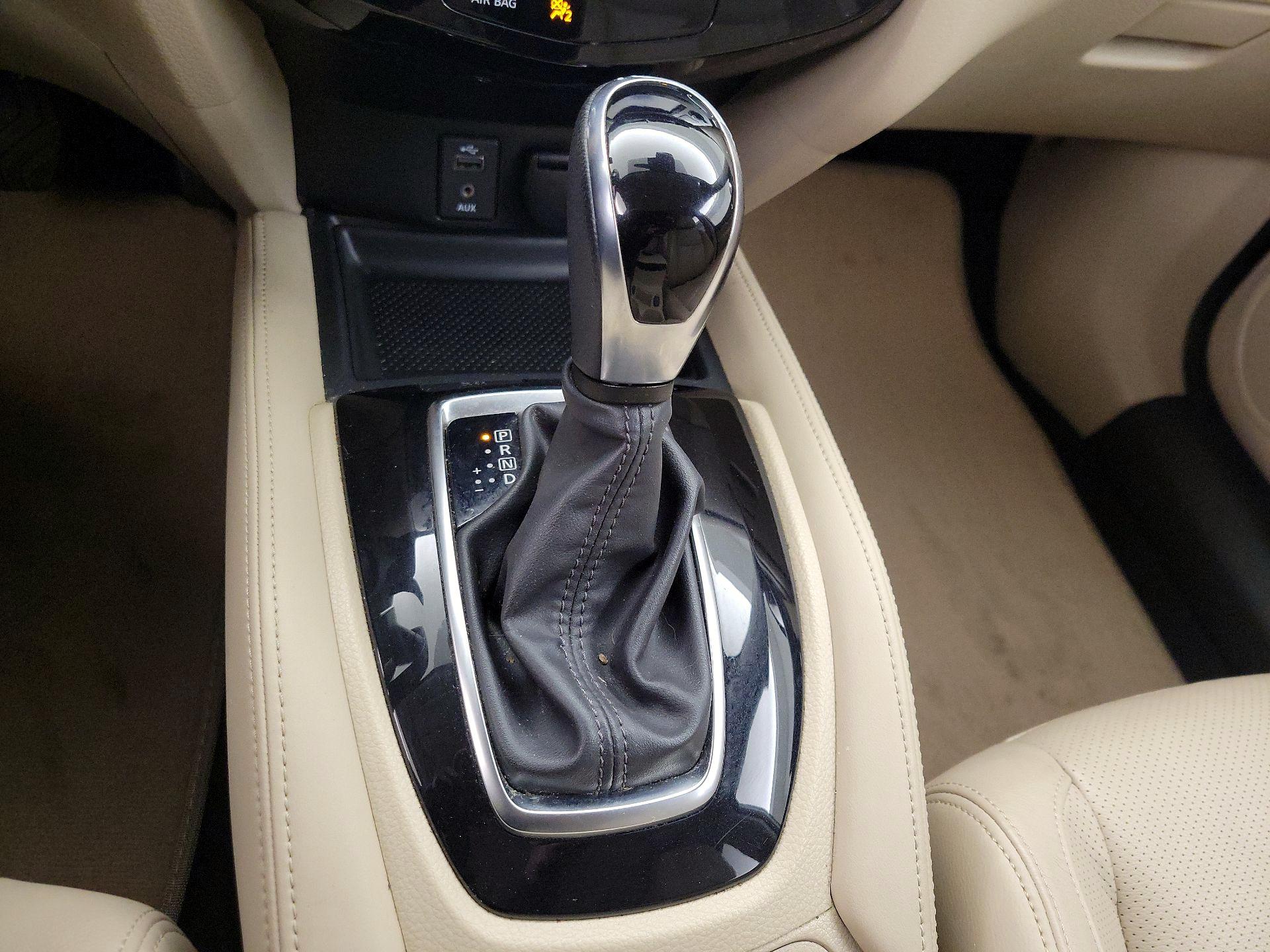 Thumbnail: 2017 Nissan Rogue - 18