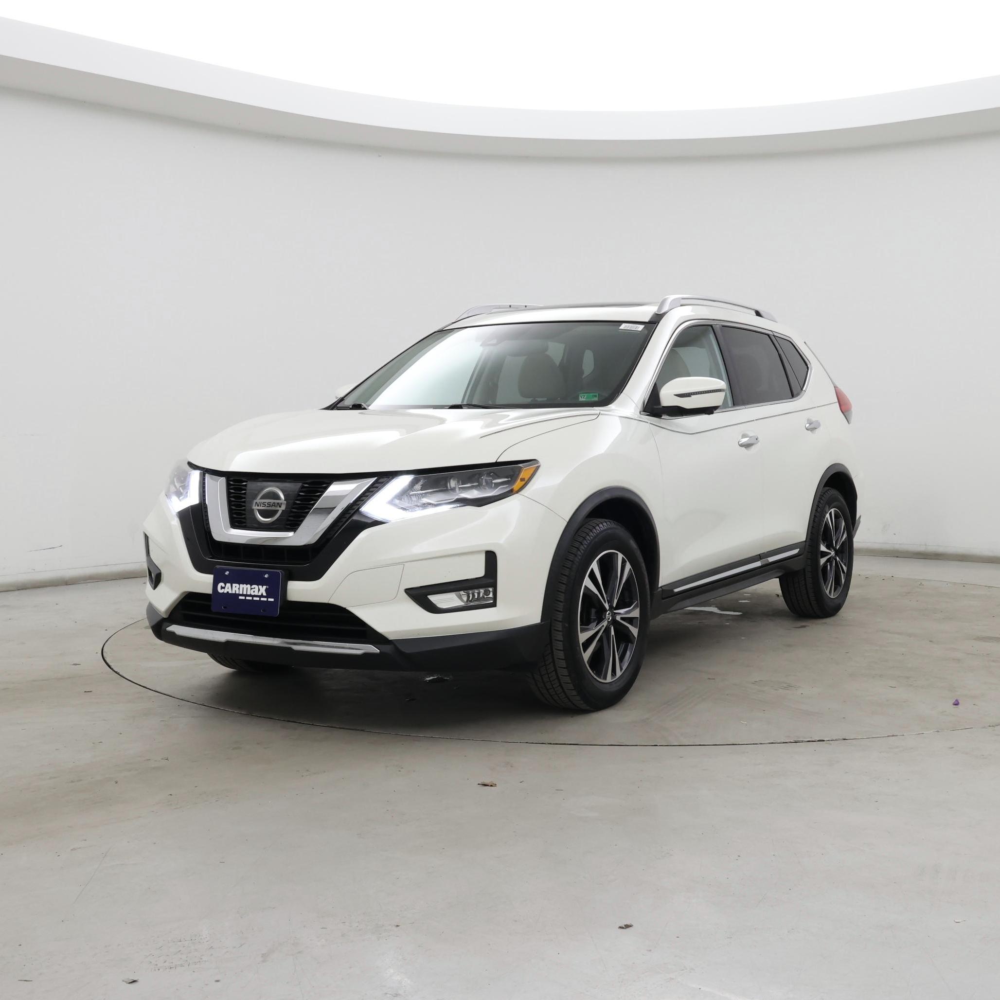 Thumbnail: 2017 Nissan Rogue - 4