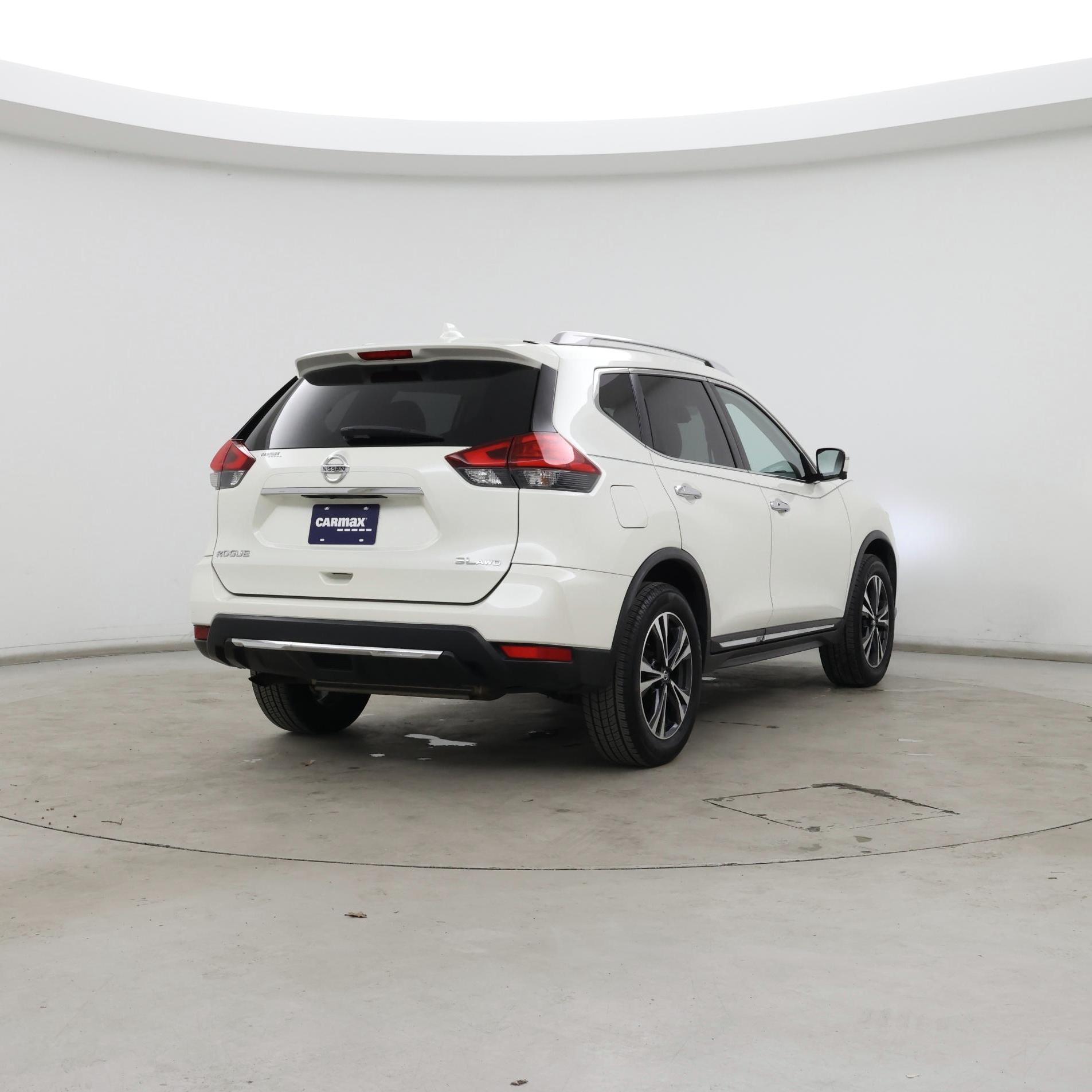 Thumbnail: 2017 Nissan Rogue - 8