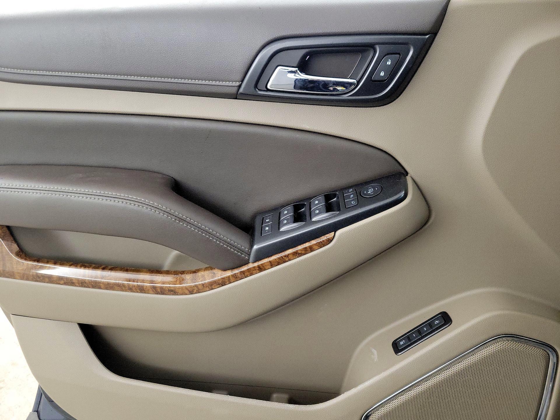 Thumbnail: 2017 Chevrolet Tahoe - 12