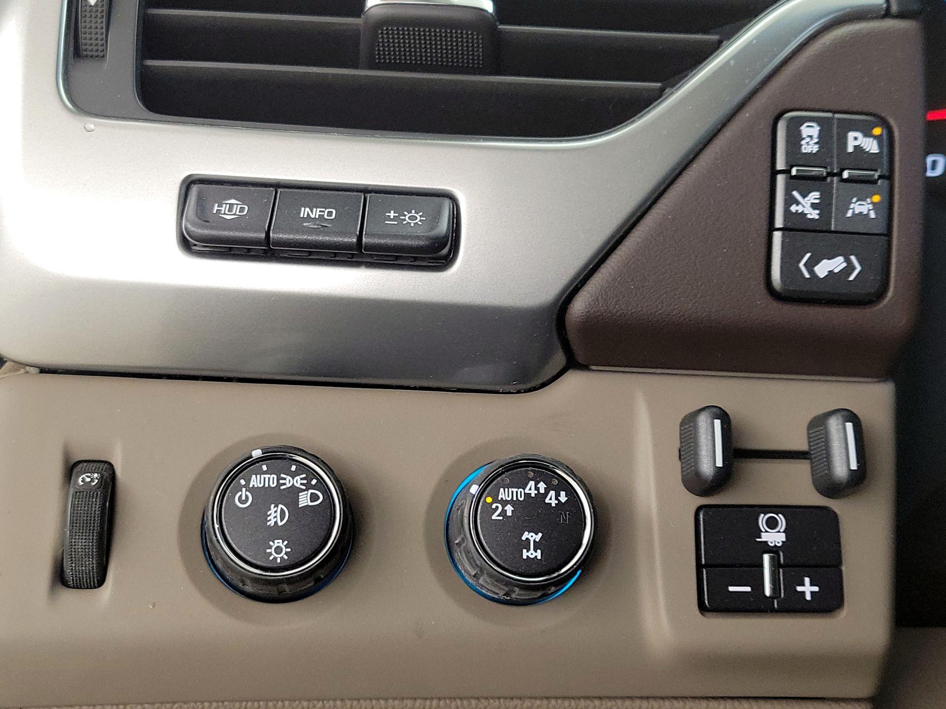 Thumbnail: 2017 Chevrolet Tahoe - 13