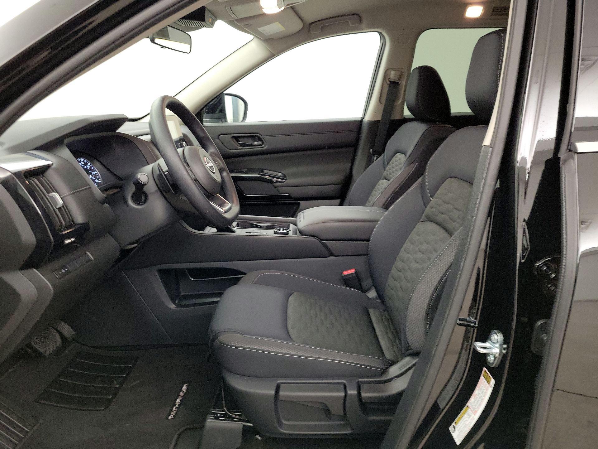 Thumbnail: 2025 Nissan Pathfinder - 11