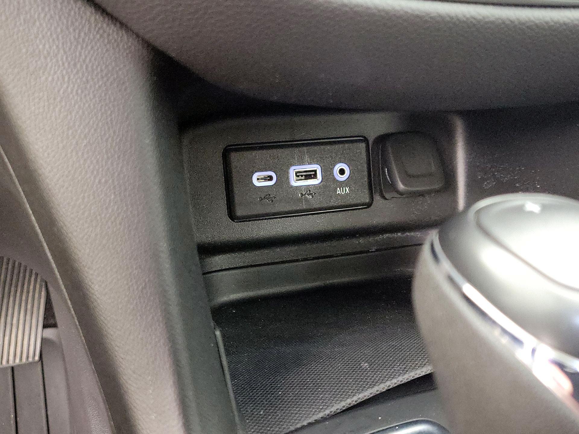 Thumbnail: 2021 Chevrolet Equinox - 18