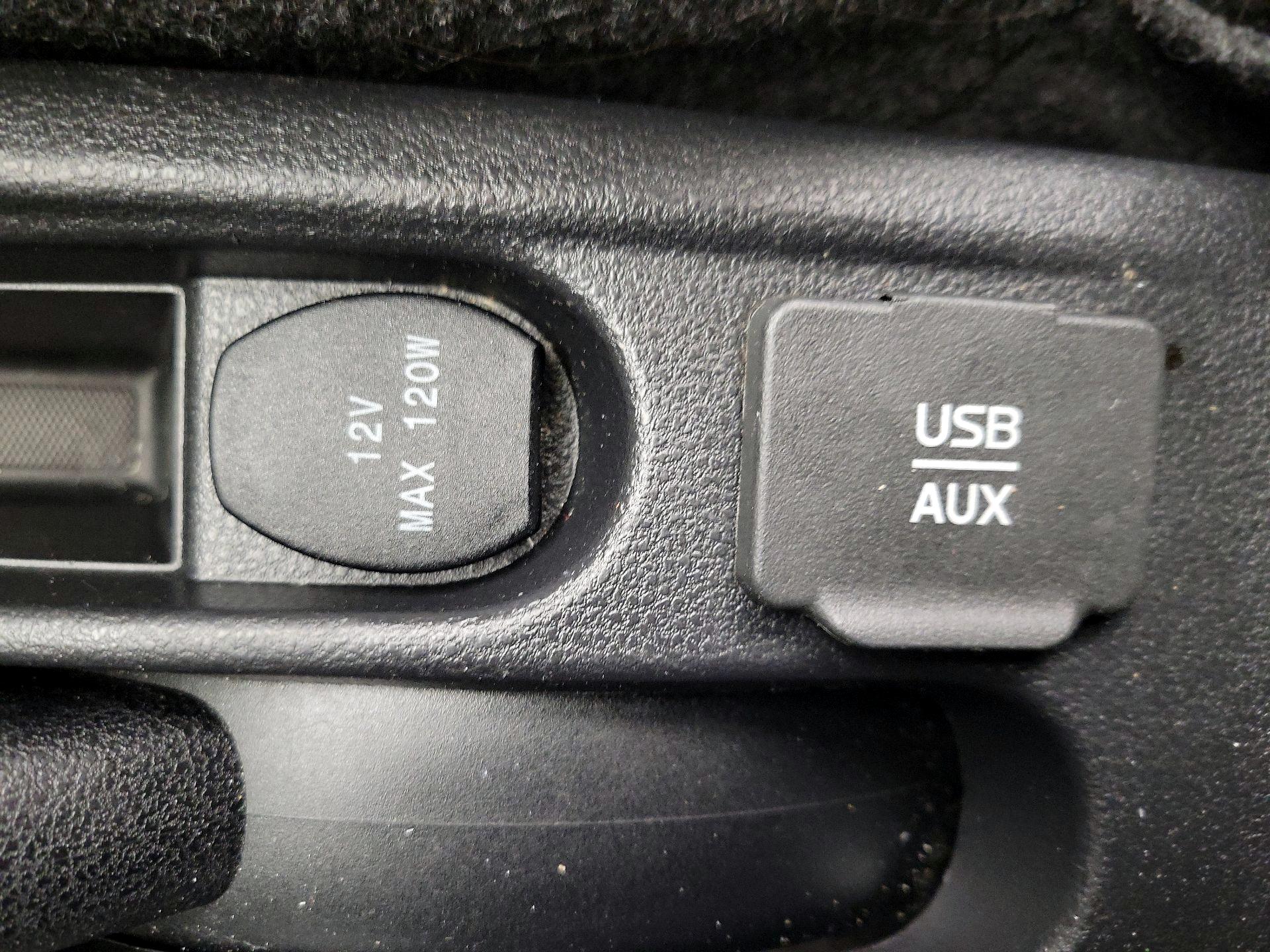 Thumbnail: 2016 Nissan Versa Note - 18