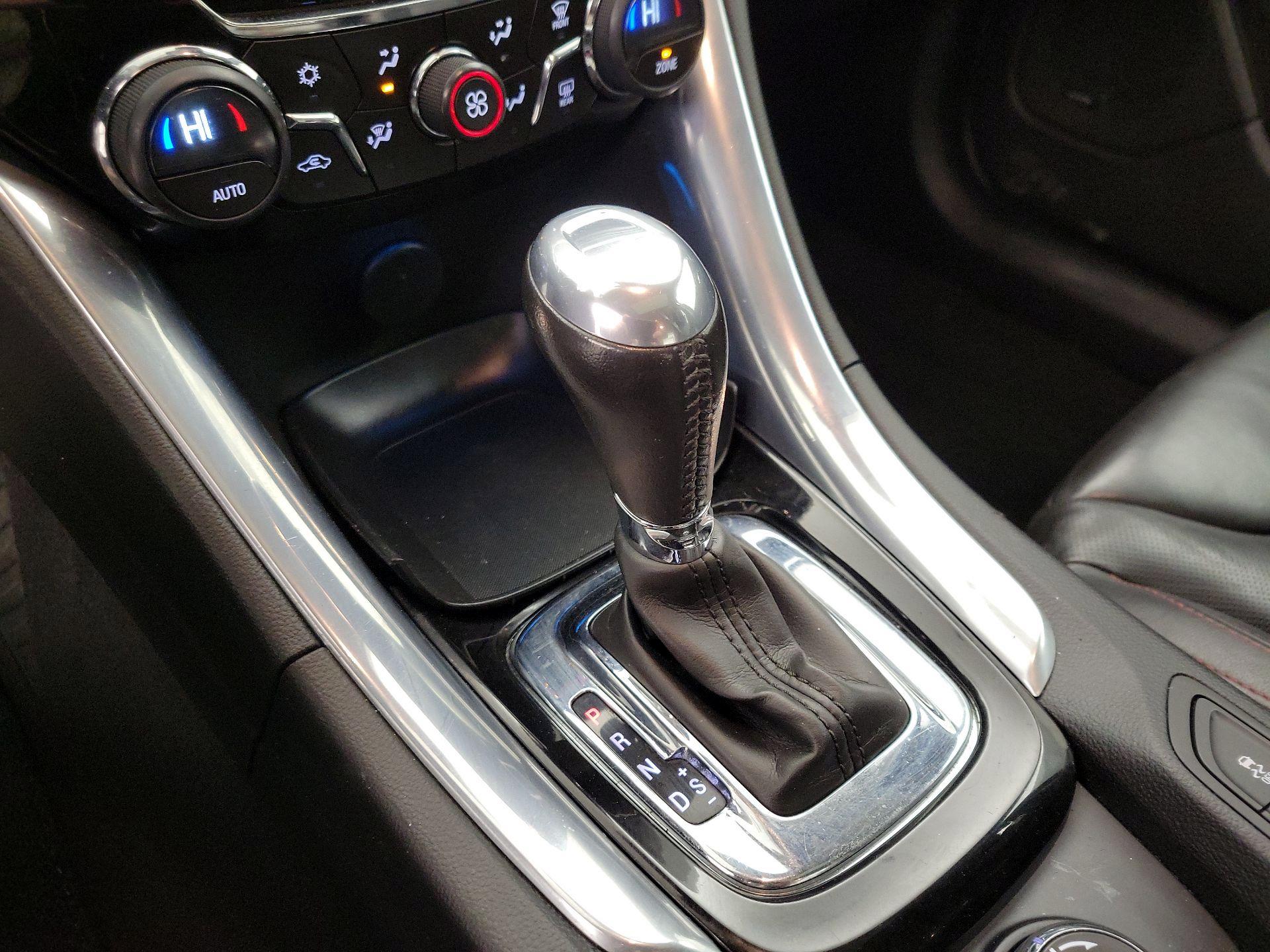 Thumbnail: 2015 Chevrolet  - 18