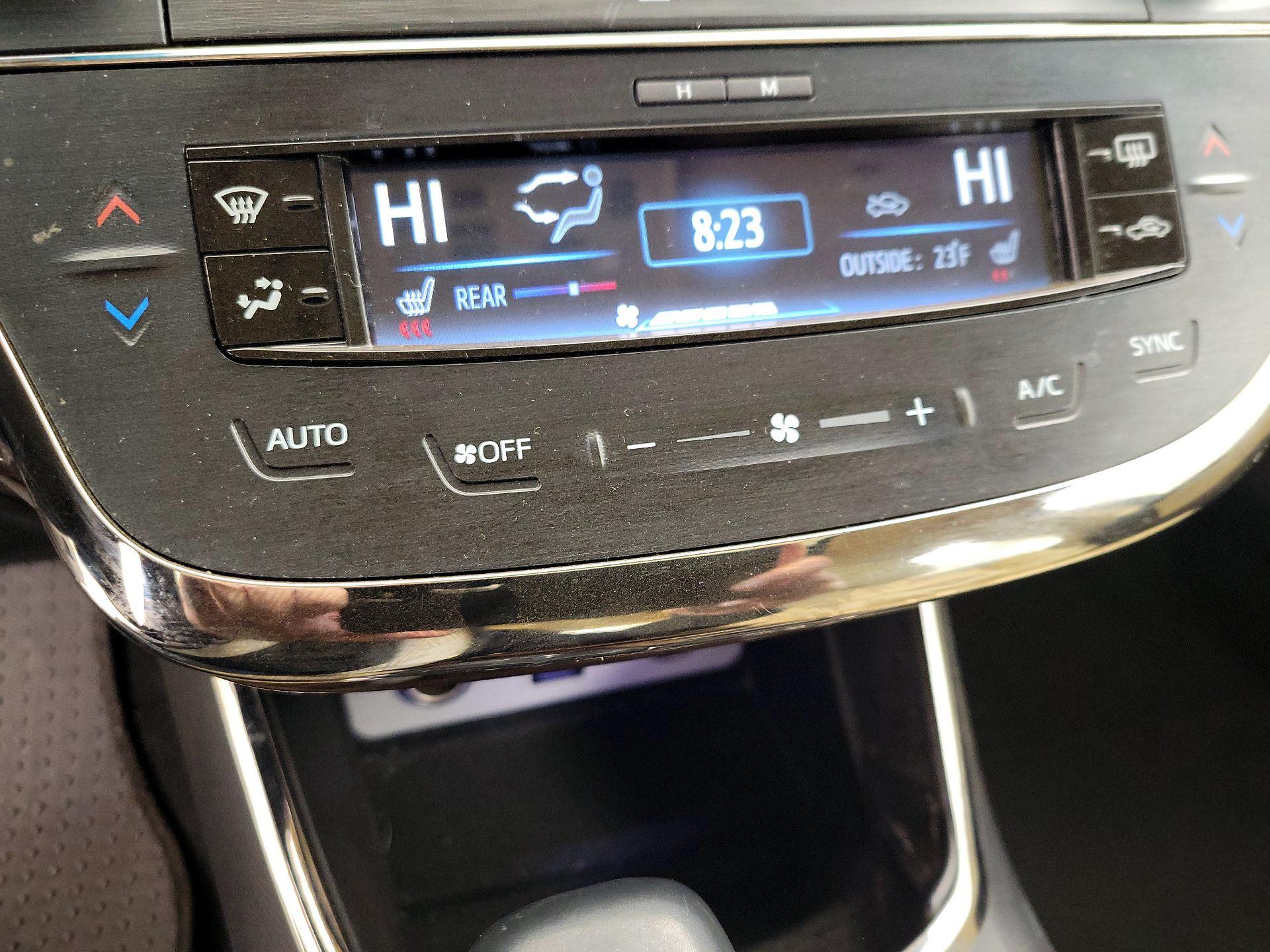 Thumbnail: 2014 Toyota Avalon - 17