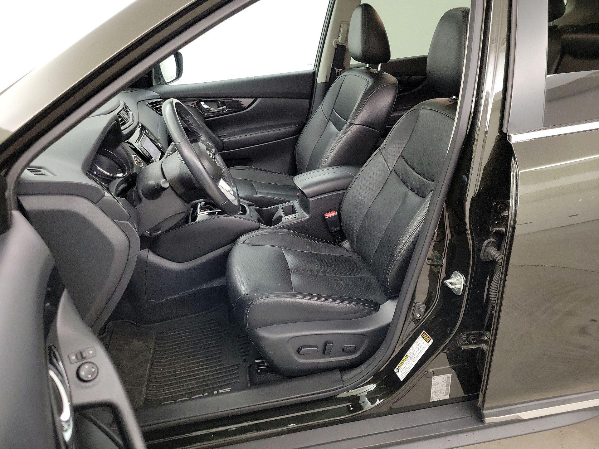 Thumbnail: 2017 Nissan Rogue - 11