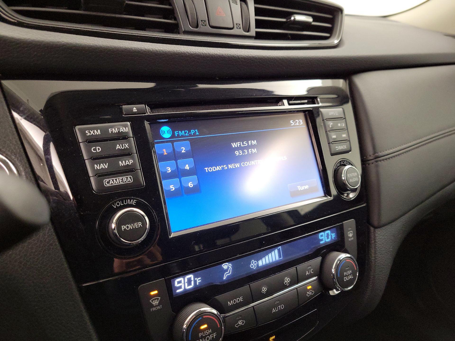 Thumbnail: 2017 Nissan Rogue - 16