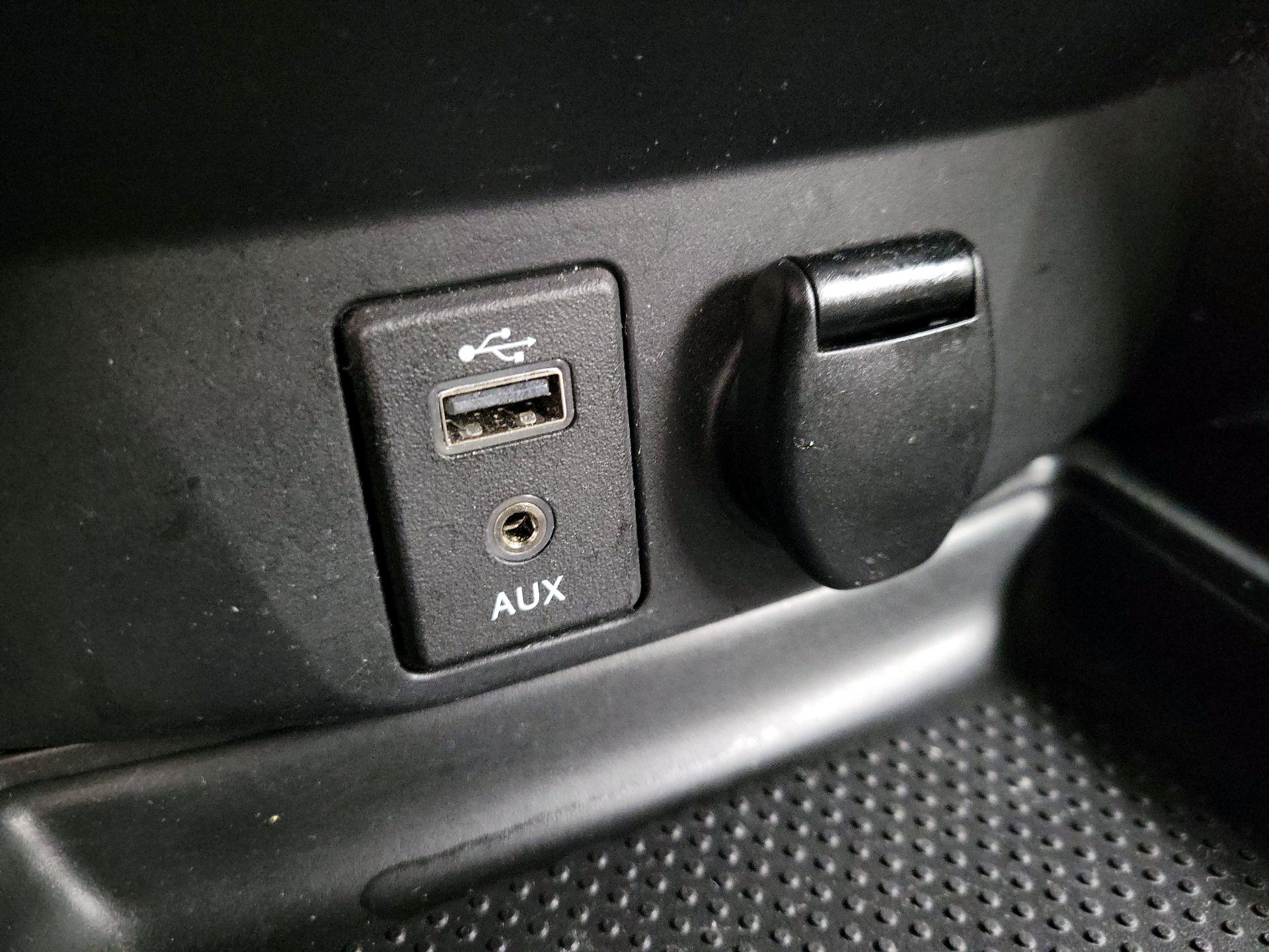 Thumbnail: 2017 Nissan Rogue - 19