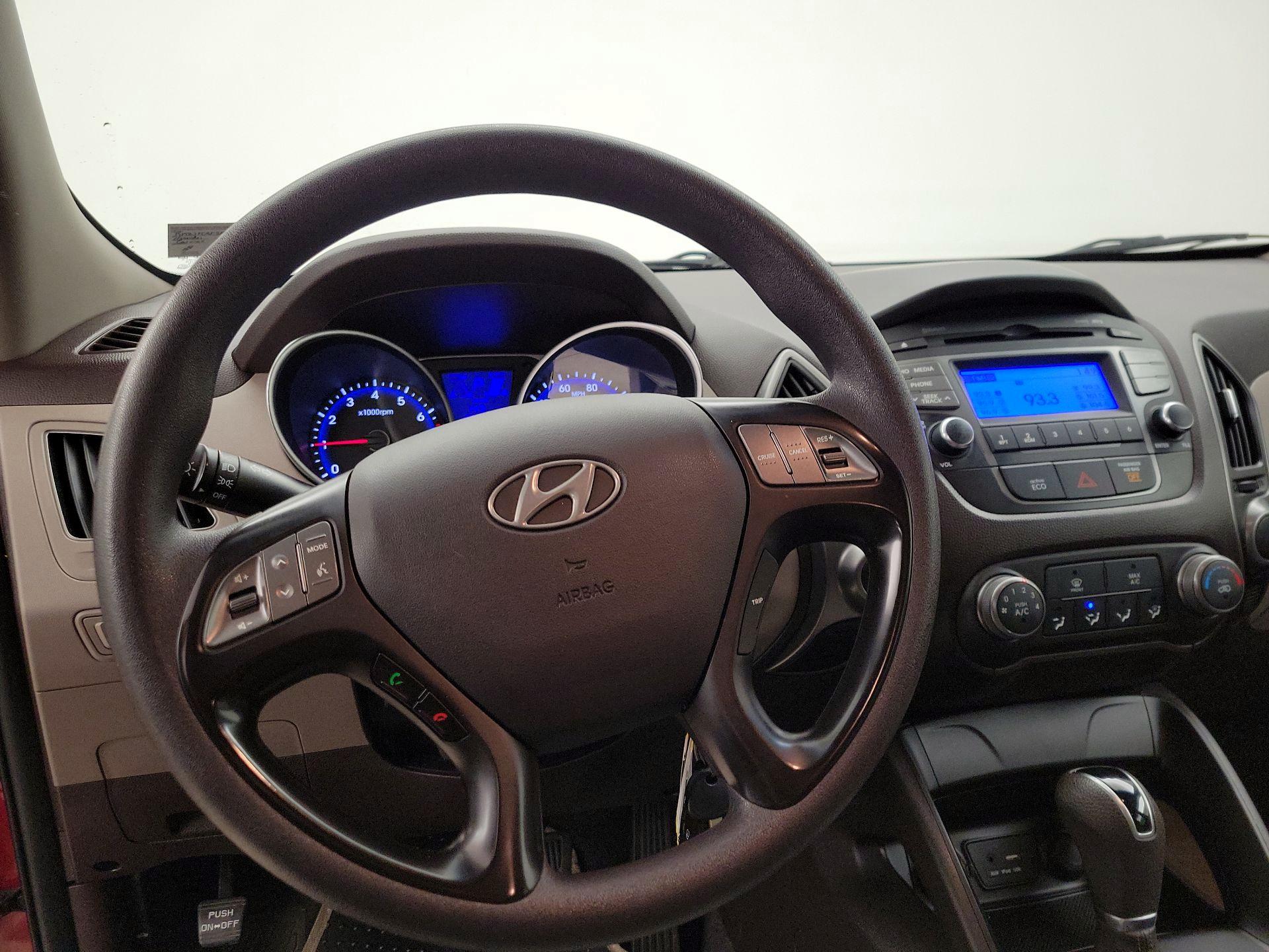 Thumbnail: 2015 Hyundai Tucson - 10